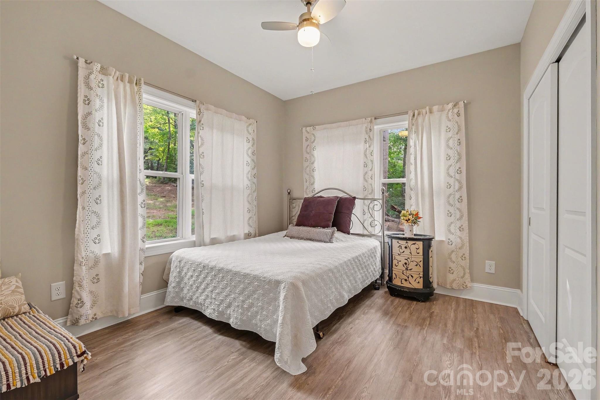 Single Family Residence at 1042 Rosewood Drive, Dallas, photo 23 of 43