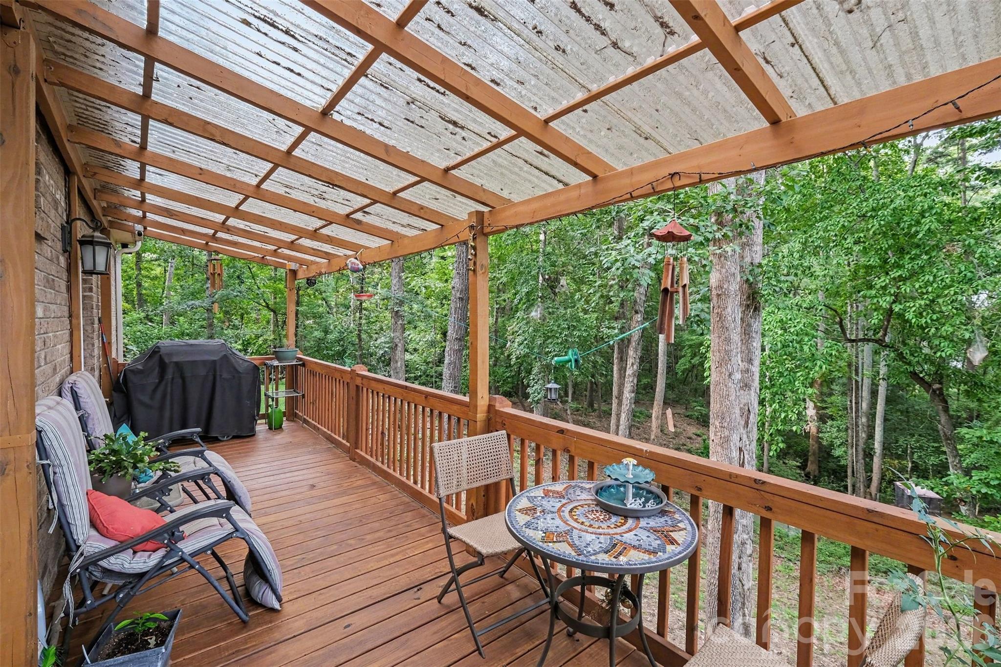 Single Family Residence at 1042 Rosewood Drive, Dallas, photo 27 of 43