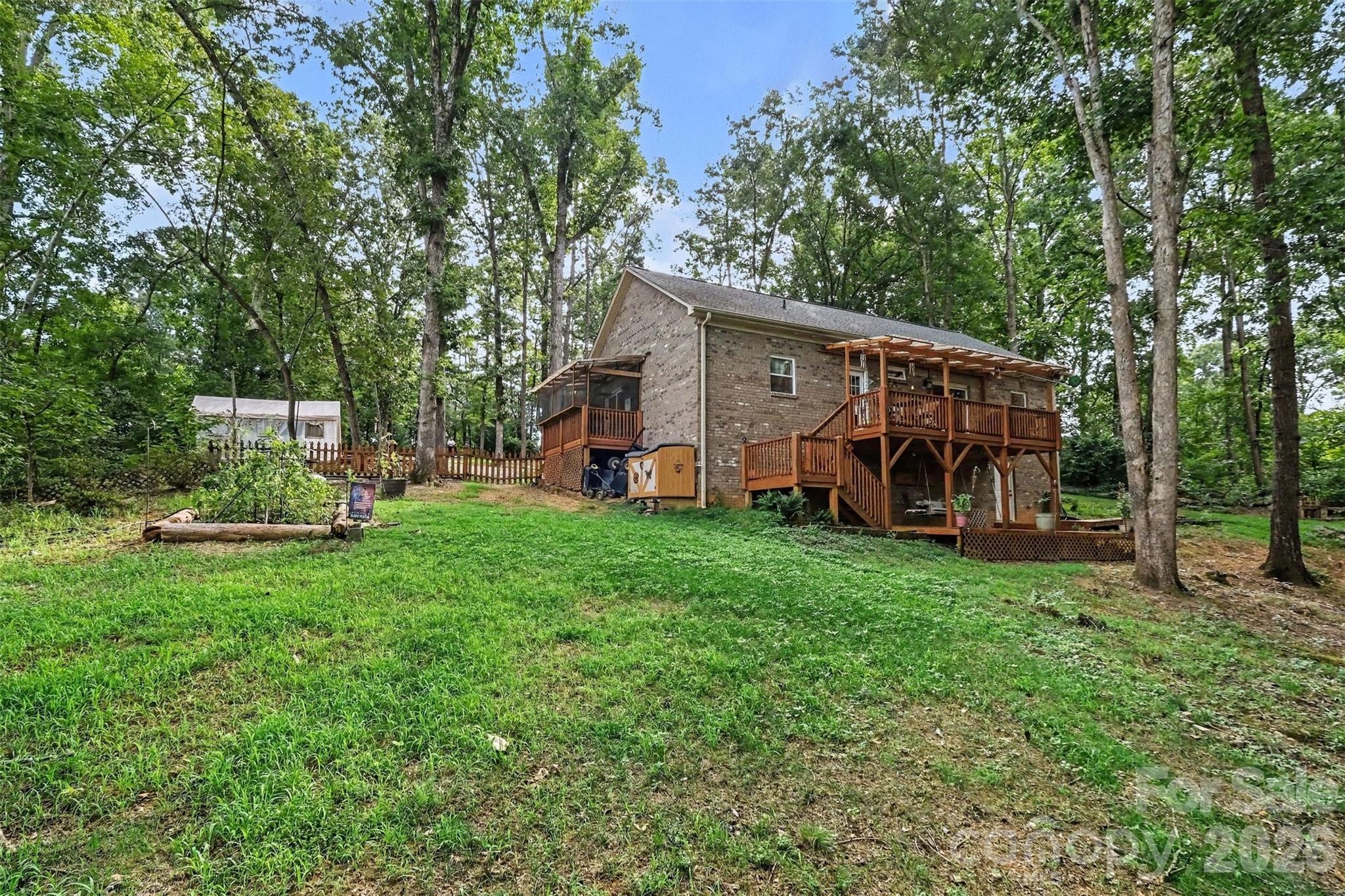 Single Family Residence at 1042 Rosewood Drive, Dallas, photo 32 of 43