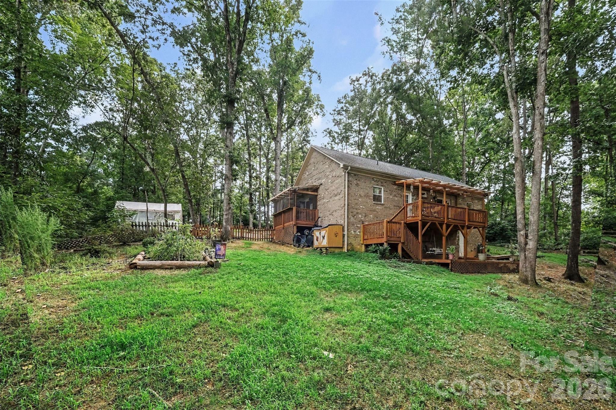 Single Family Residence at 1042 Rosewood Drive, Dallas, photo 33 of 43