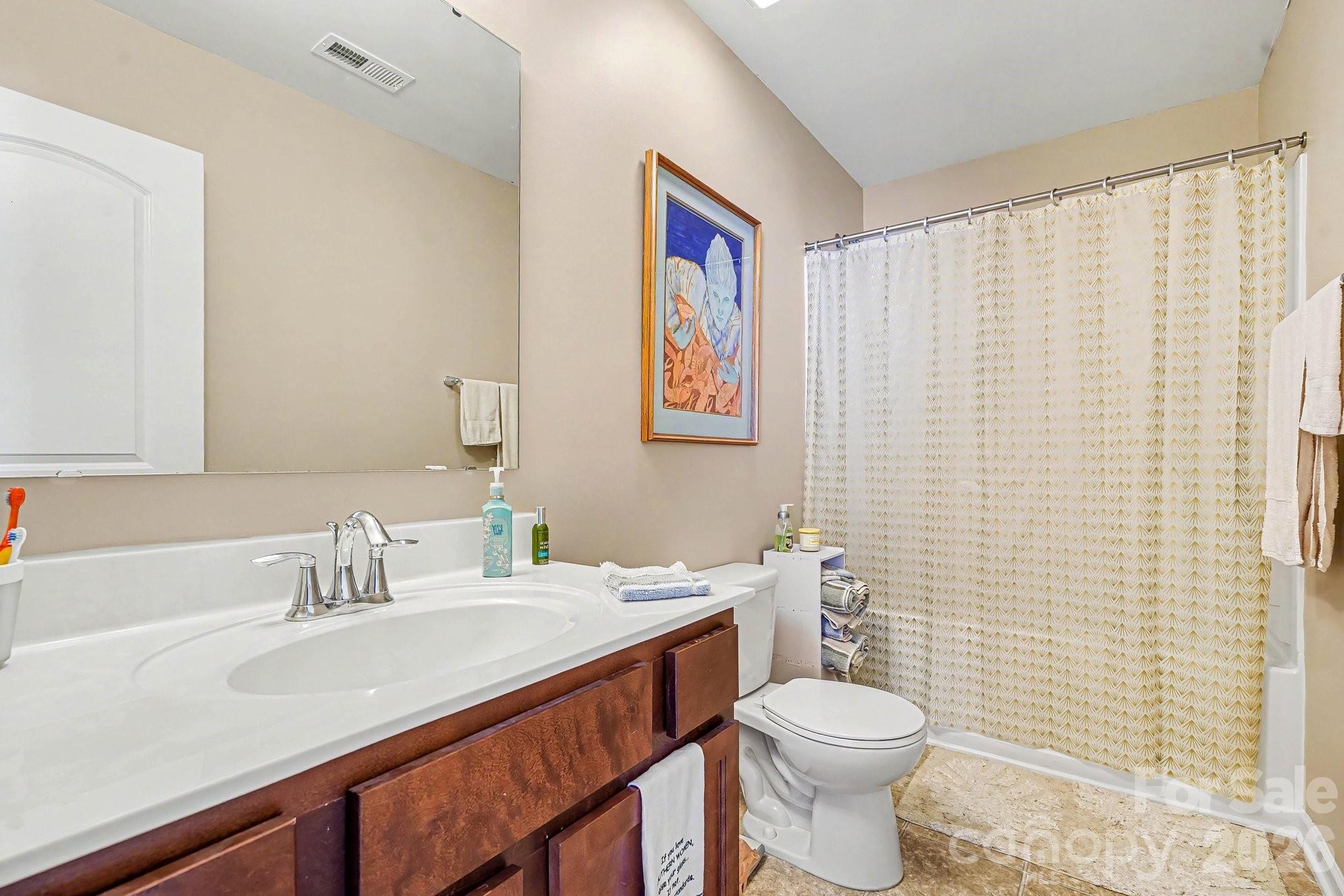 Single Family Residence at 7420 Edgefield Court, Matthews, photo 19 of 37