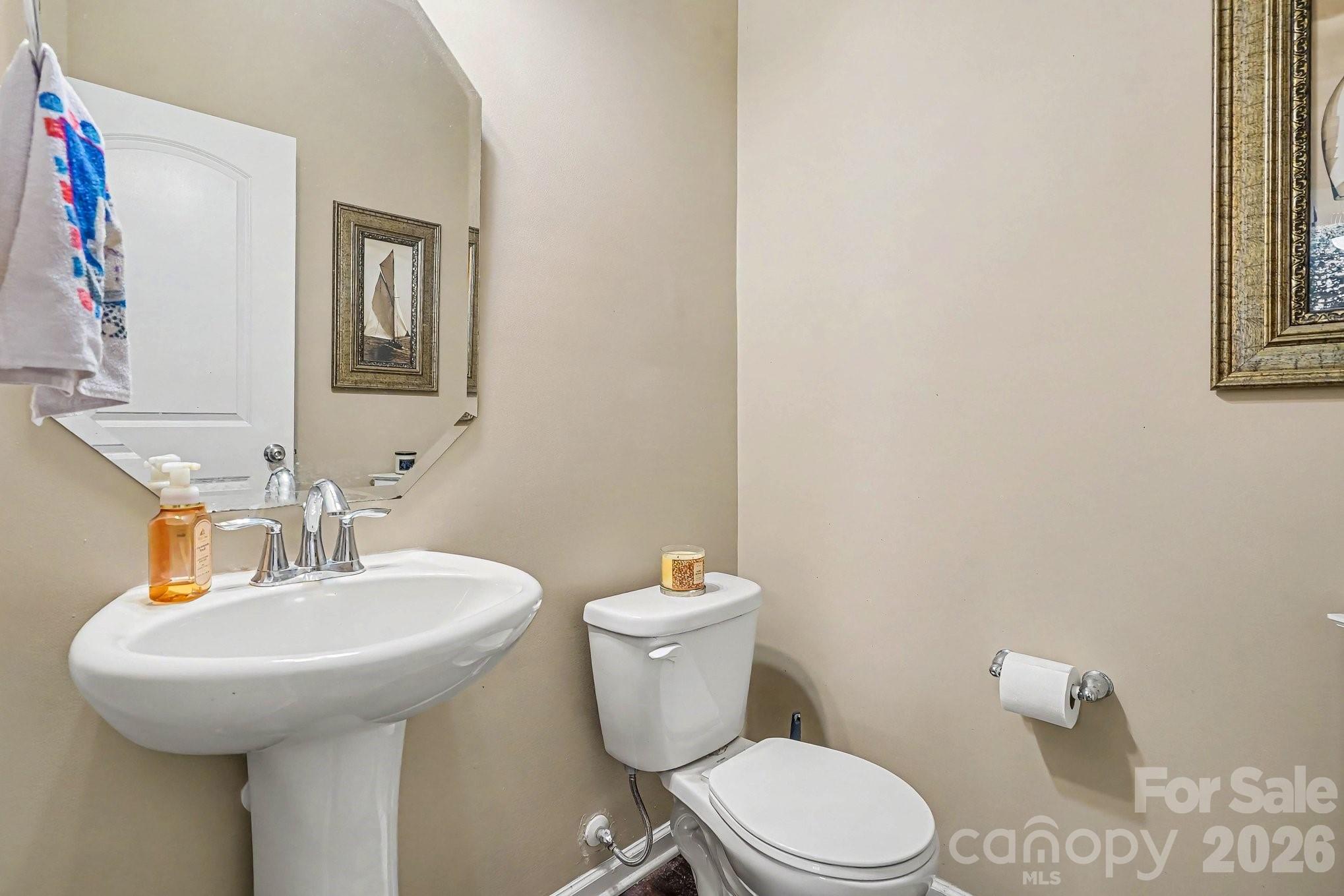 Single Family Residence at 7420 Edgefield Court, Matthews, photo 20 of 37