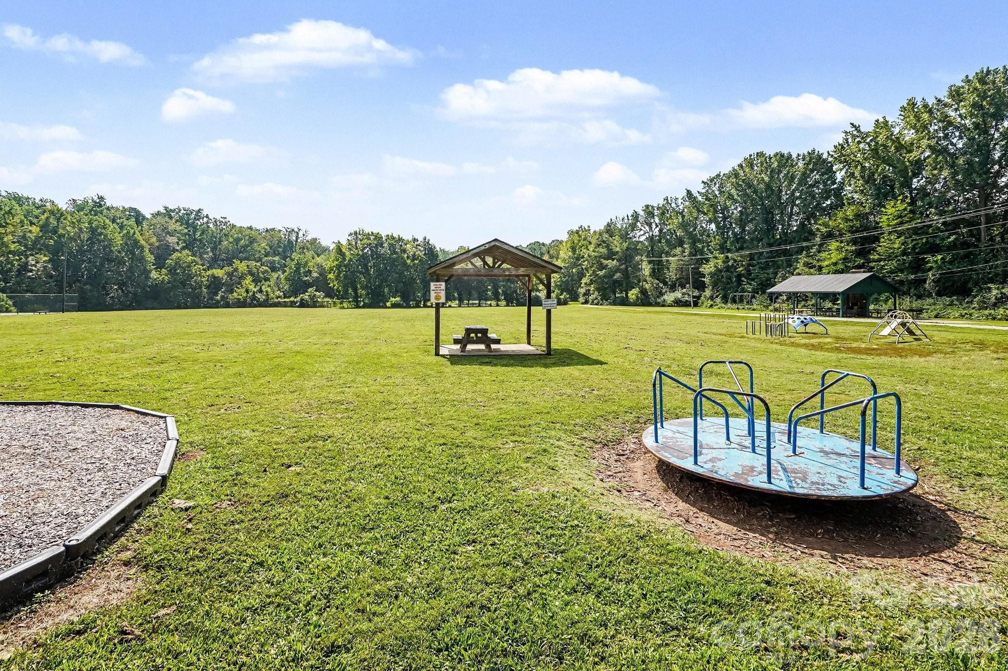Single Family Residence at 7420 Edgefield Court, Matthews, photo 33 of 37