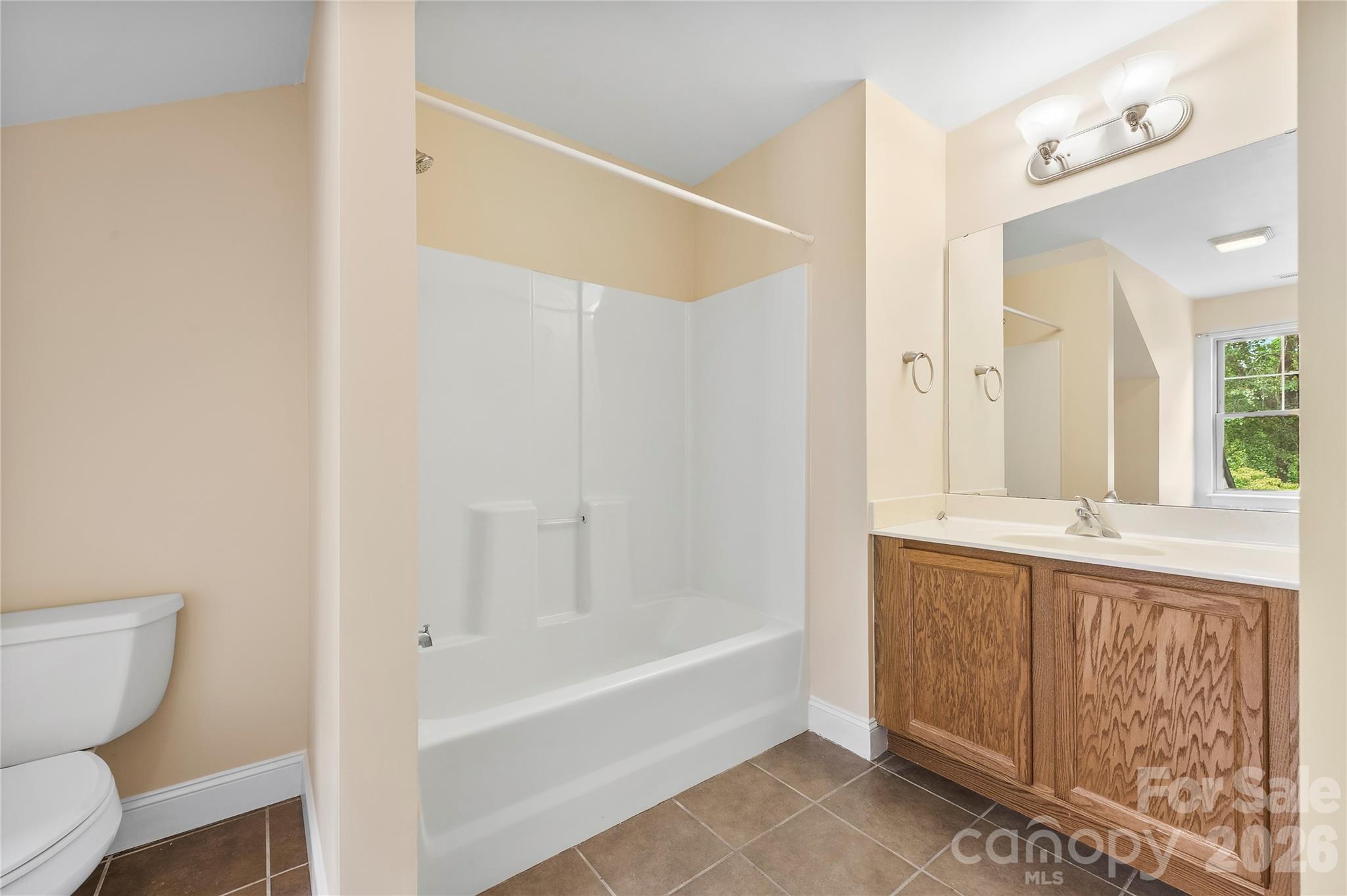 Upper Bathroom - 156 B Wash Creek Drive, Hendersonville