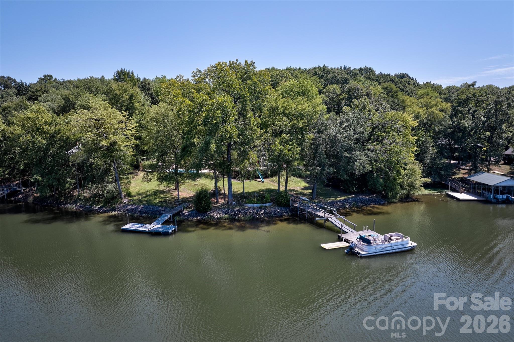 Single Family Residence at 486 Willow Cove Road, Lake Wylie, photo 4 of 43