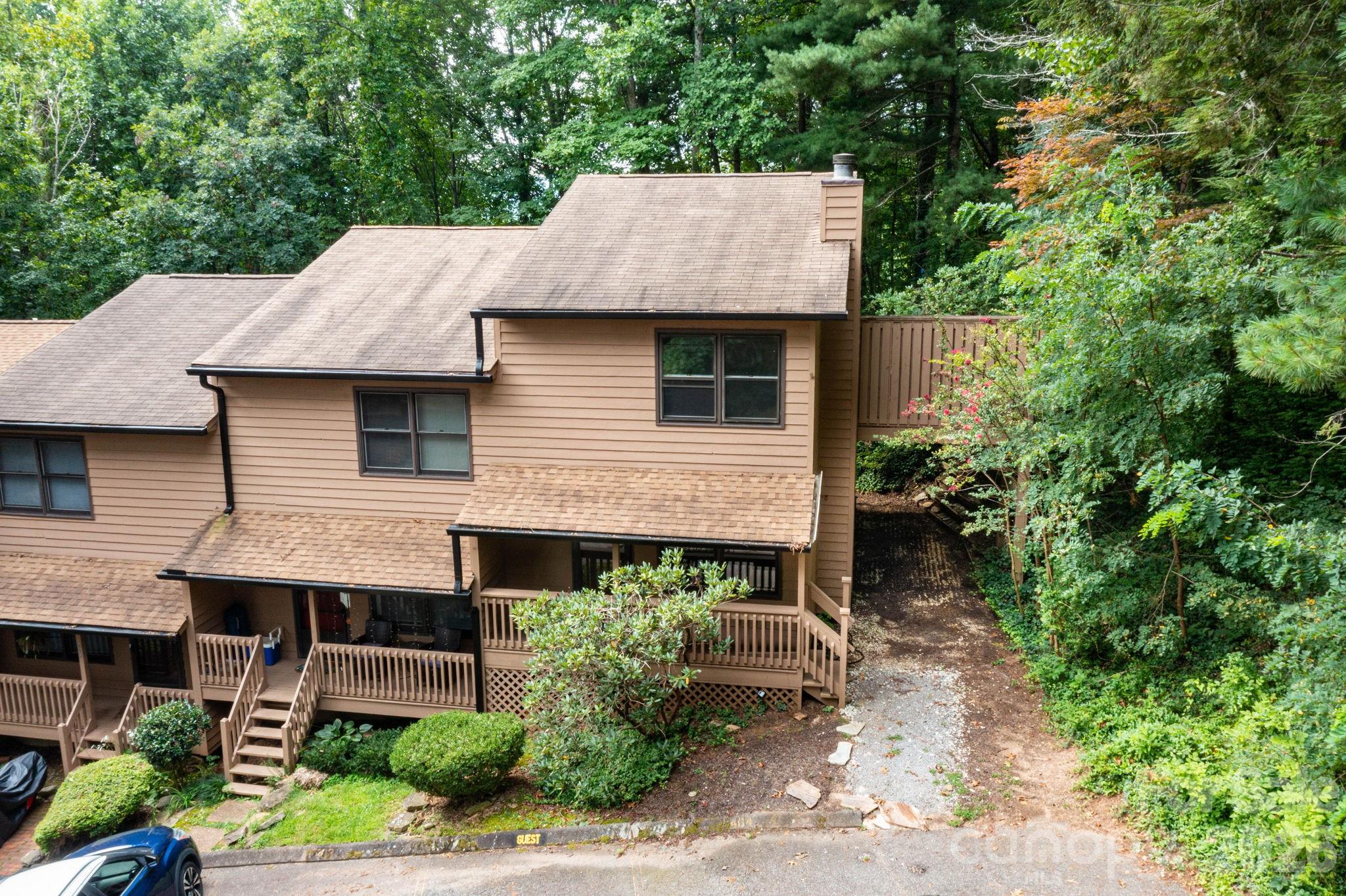 Townhouse at 404 Buck Cove Terrace, Asheville, photo 3 of 23