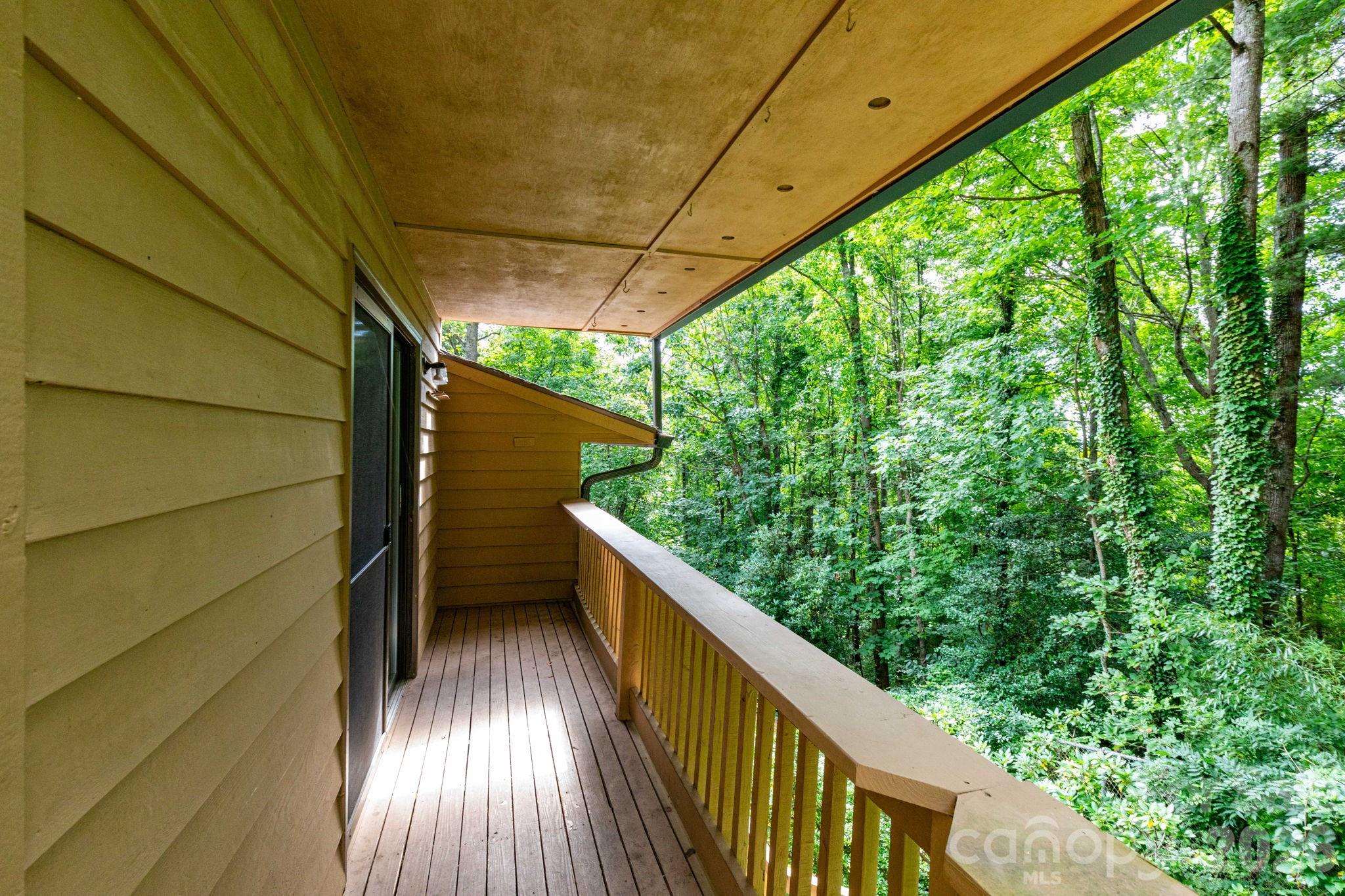 Townhouse at 404 Buck Cove Terrace, Asheville, photo 14 of 23