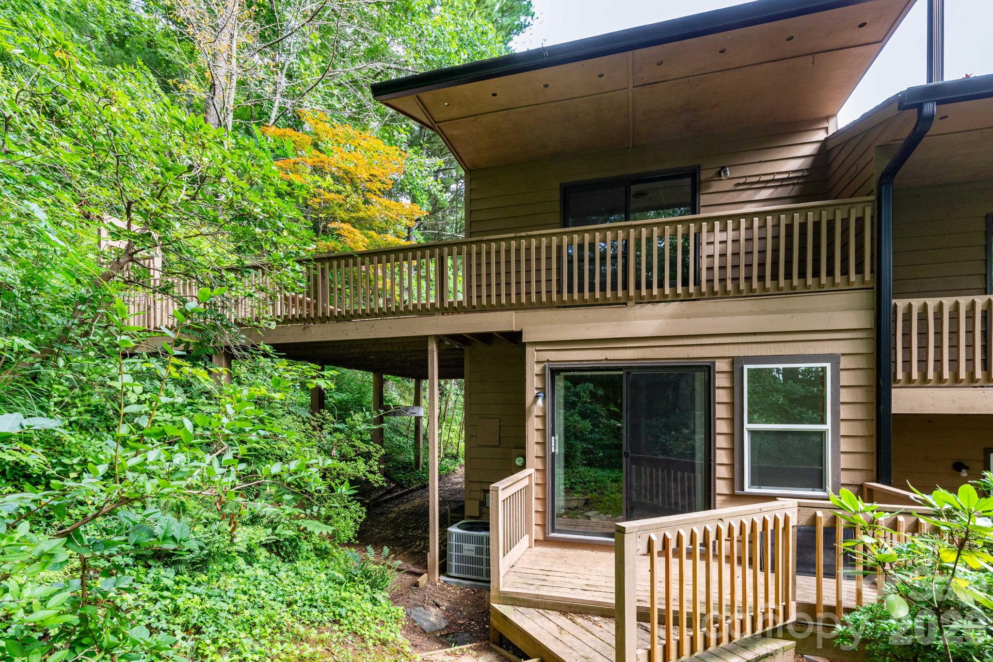 Townhouse at 404 Buck Cove Terrace, Asheville, photo 19 of 23