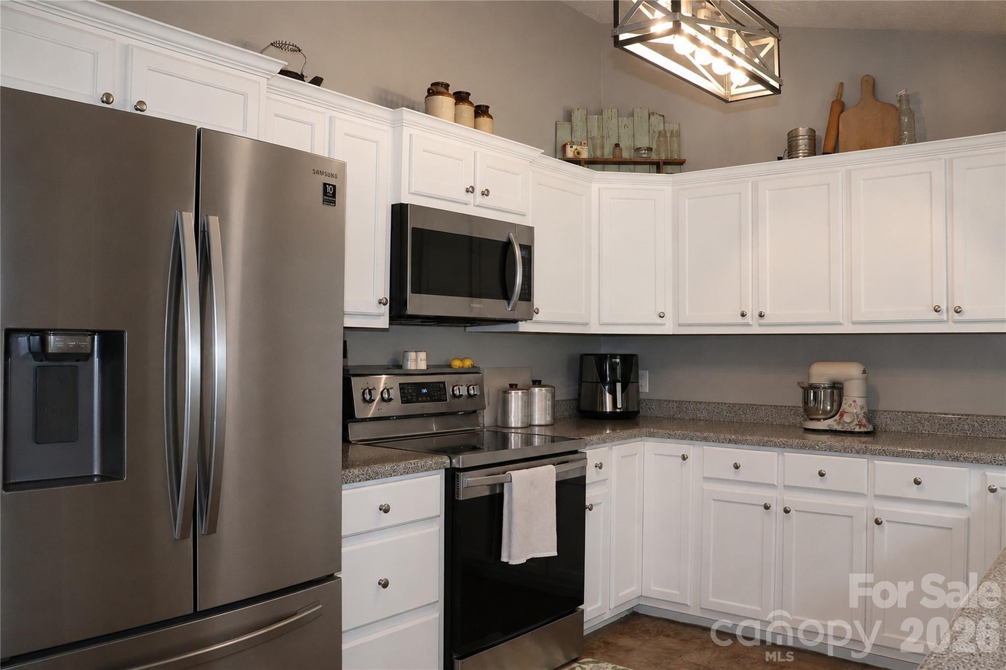 Single Family Residence at 2135 Olde Farm Road SE, Hudson, photo 15 of 44