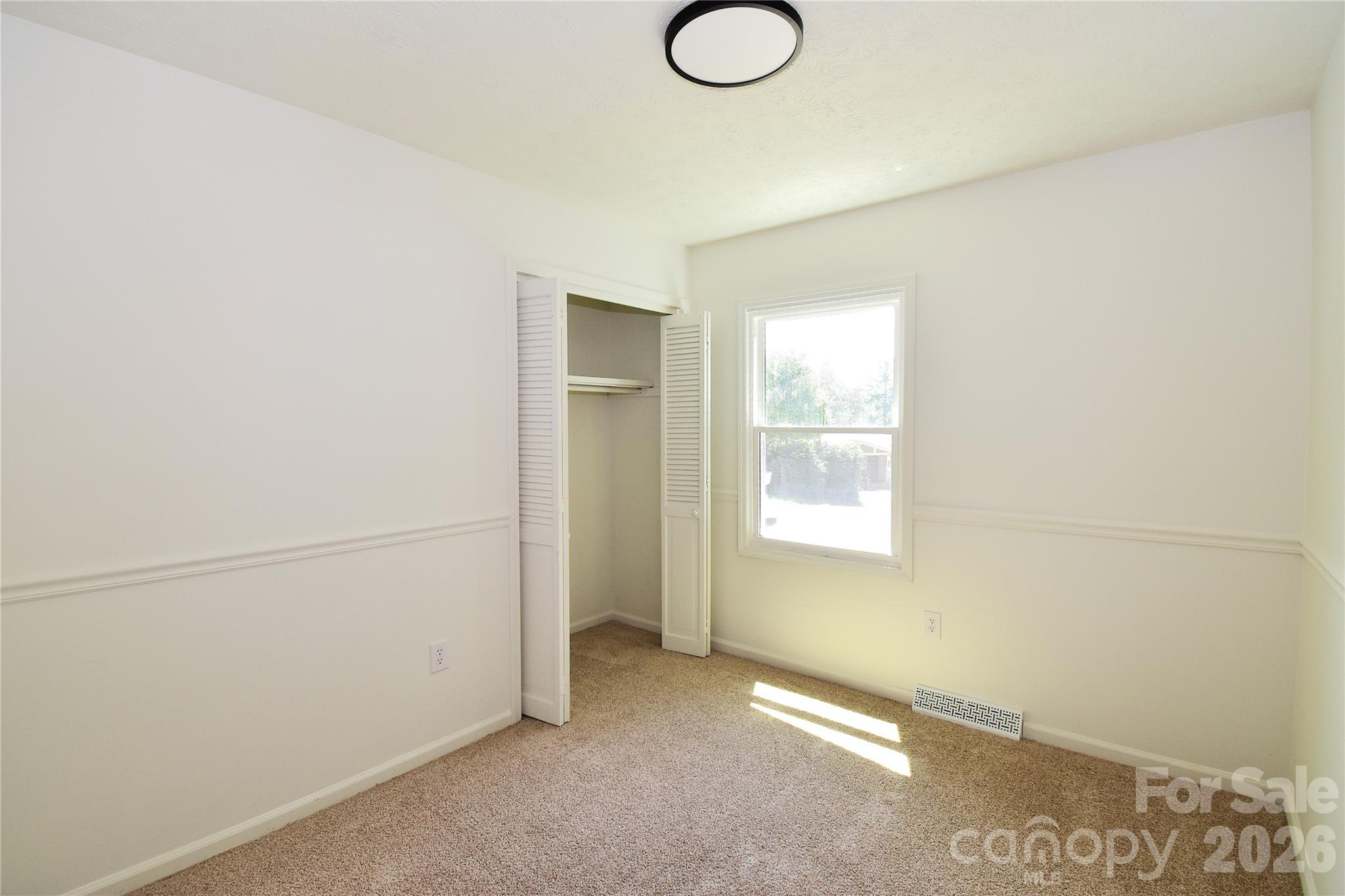 Single Family Residence at 19 S Ridge Place, Arden, photo 19 of 44