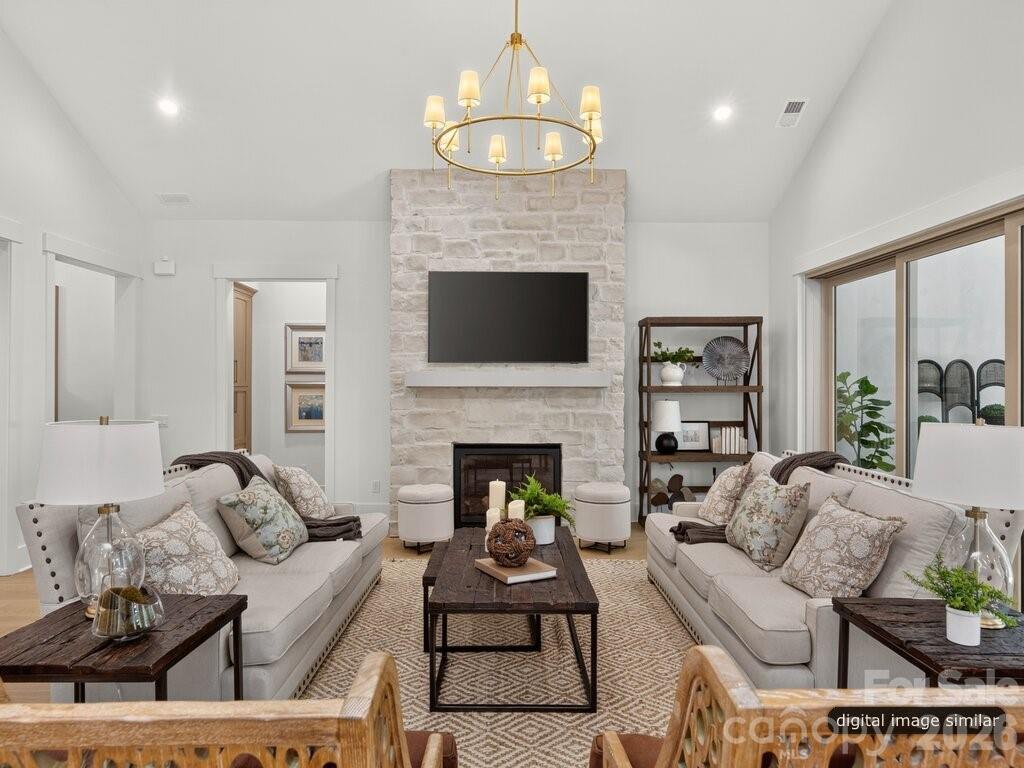 Great Room with Vaulted Ceiling - 128 Willow View Loop, Davidson