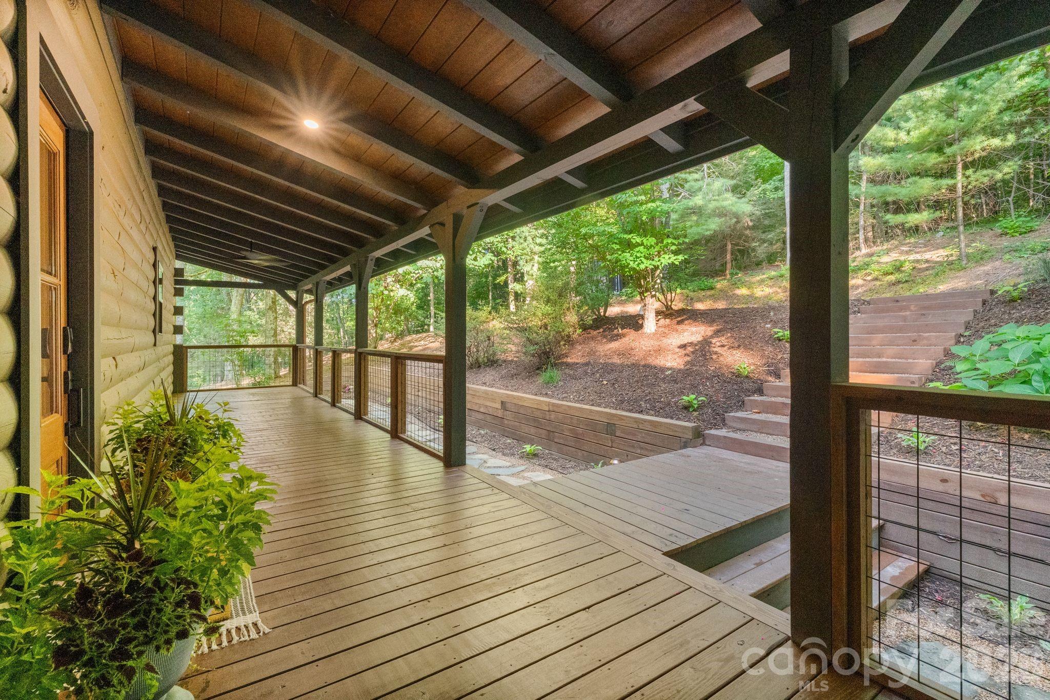 Single Family Residence at 40 Boulder Lane, Hendersonville, photo 5 of 46