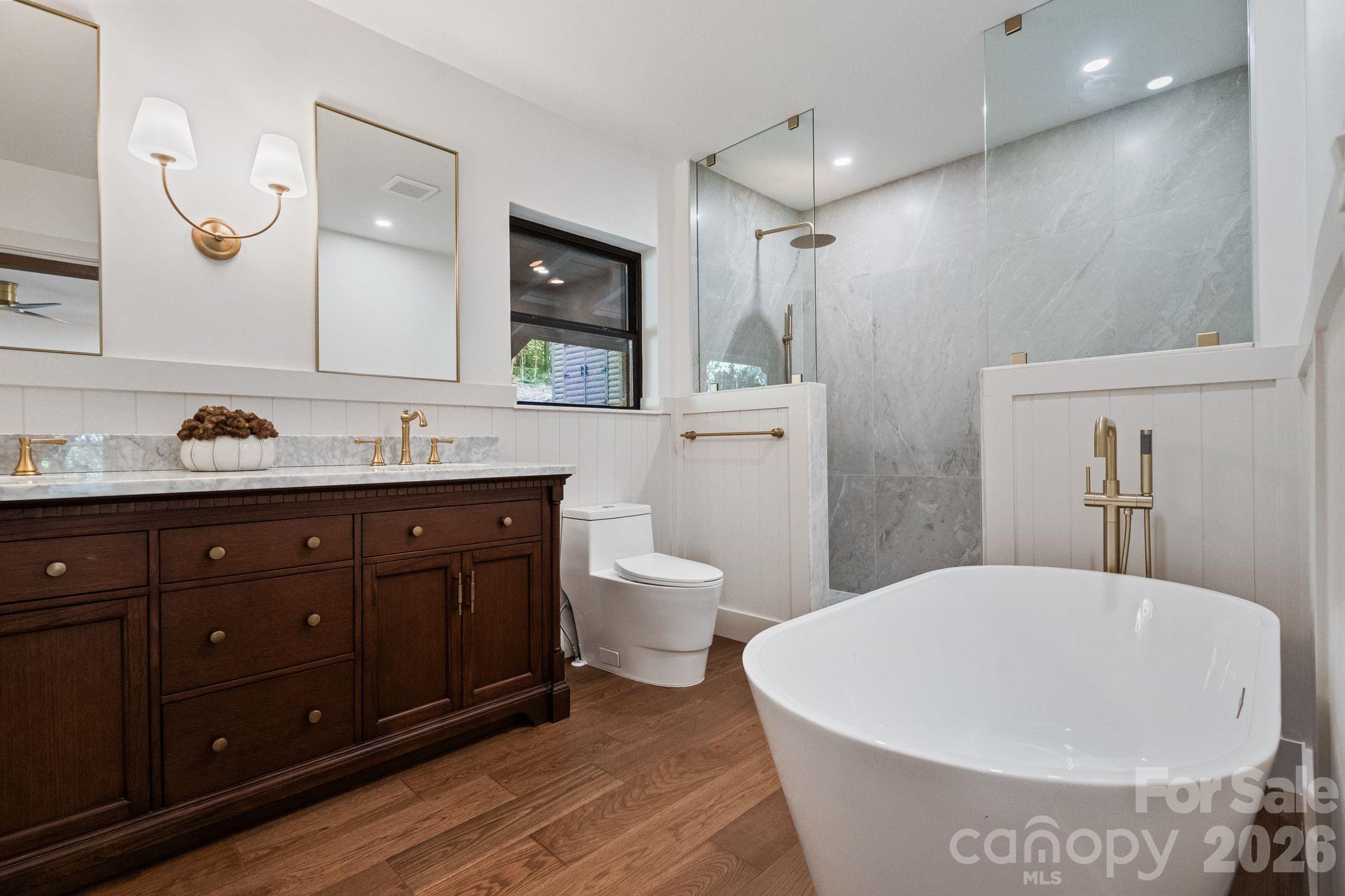 Single Family Residence at 40 Boulder Lane, Hendersonville, photo 21 of 46