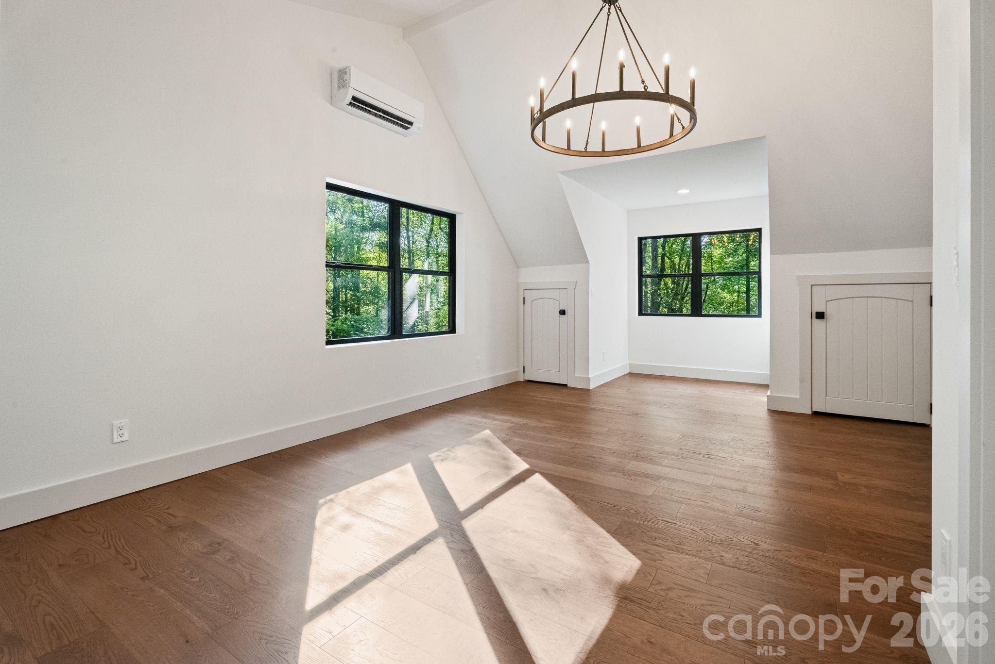 Single Family Residence at 40 Boulder Lane, Hendersonville, photo 22 of 46