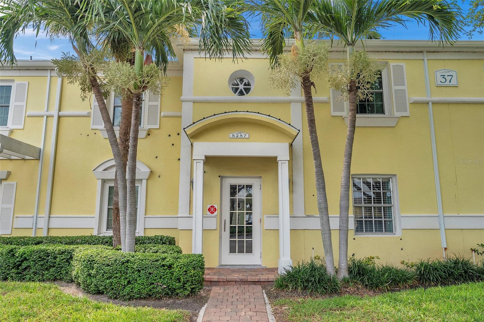 5257 BEACH DR SE #D