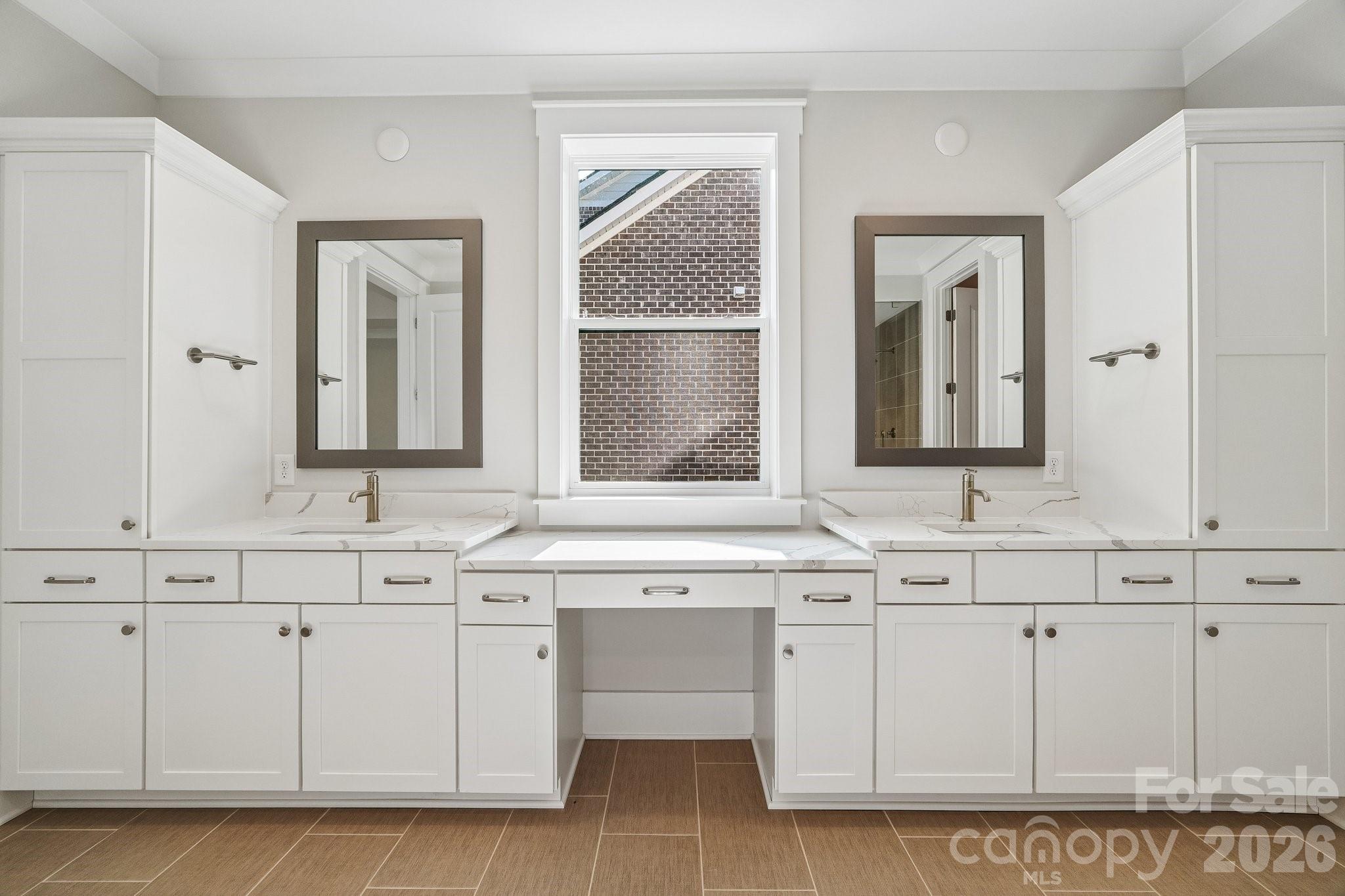 Primary vanities - 10938 Old Ravine Trail, Huntersville
