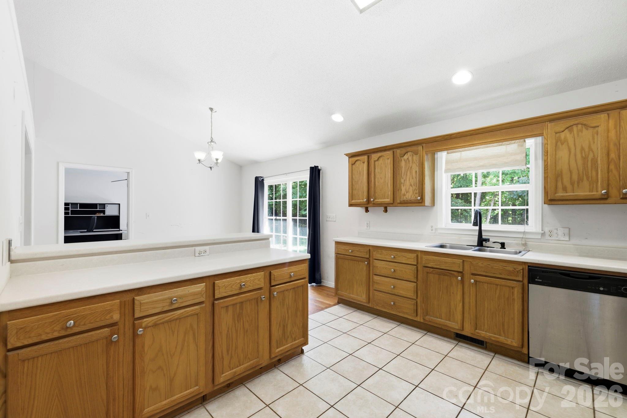 Kitchen - 62 Chickwood Trail, Weaverville
