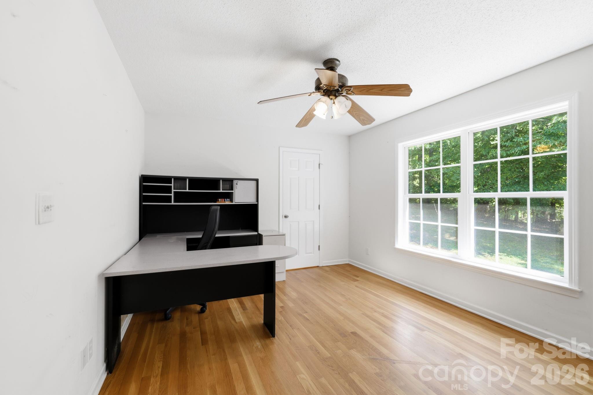 Office/Study/Flex space - 62 Chickwood Trail, Weaverville