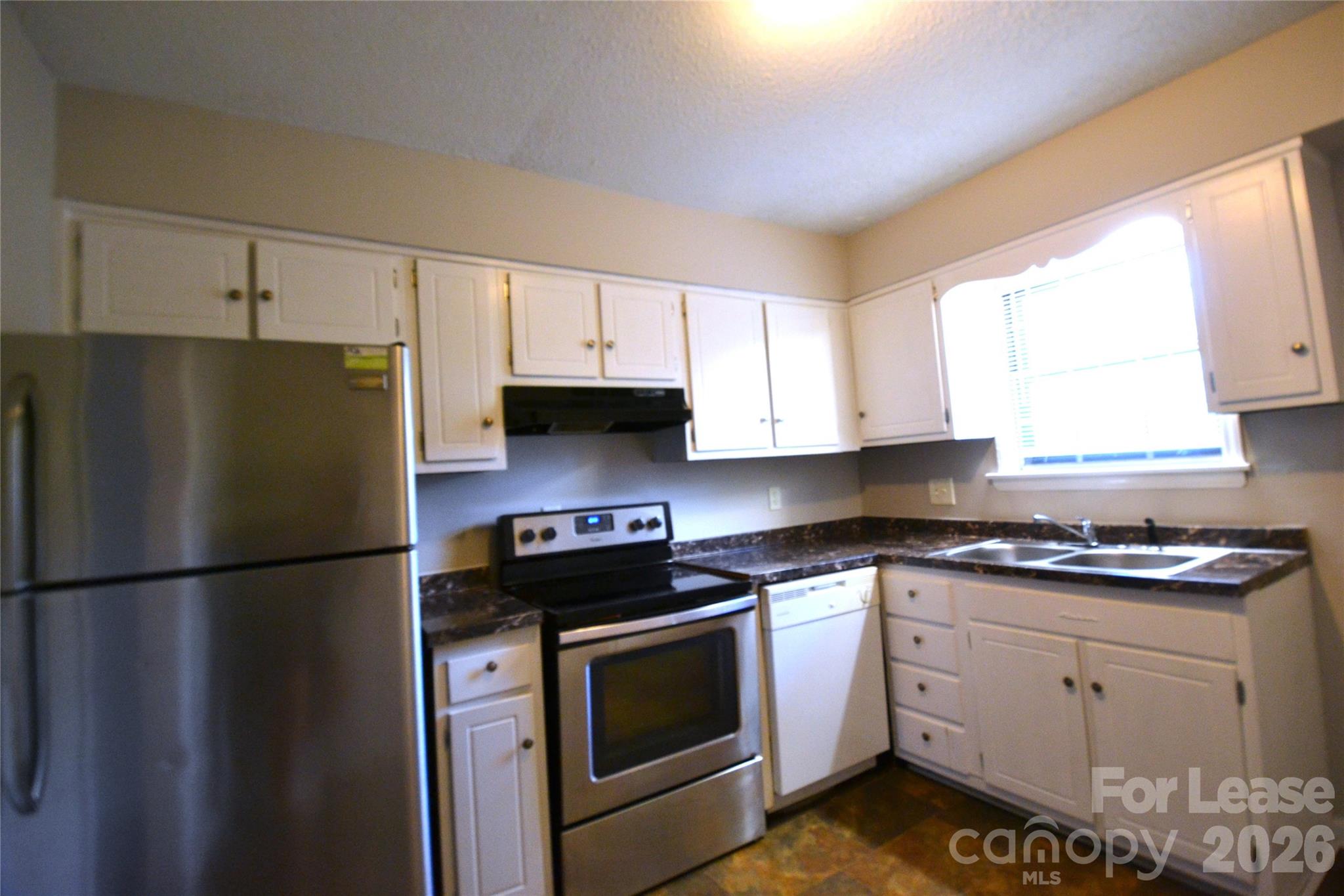 Apartment at 5803 Hunting Ridge Lane, Charlotte, photo 8 of 15