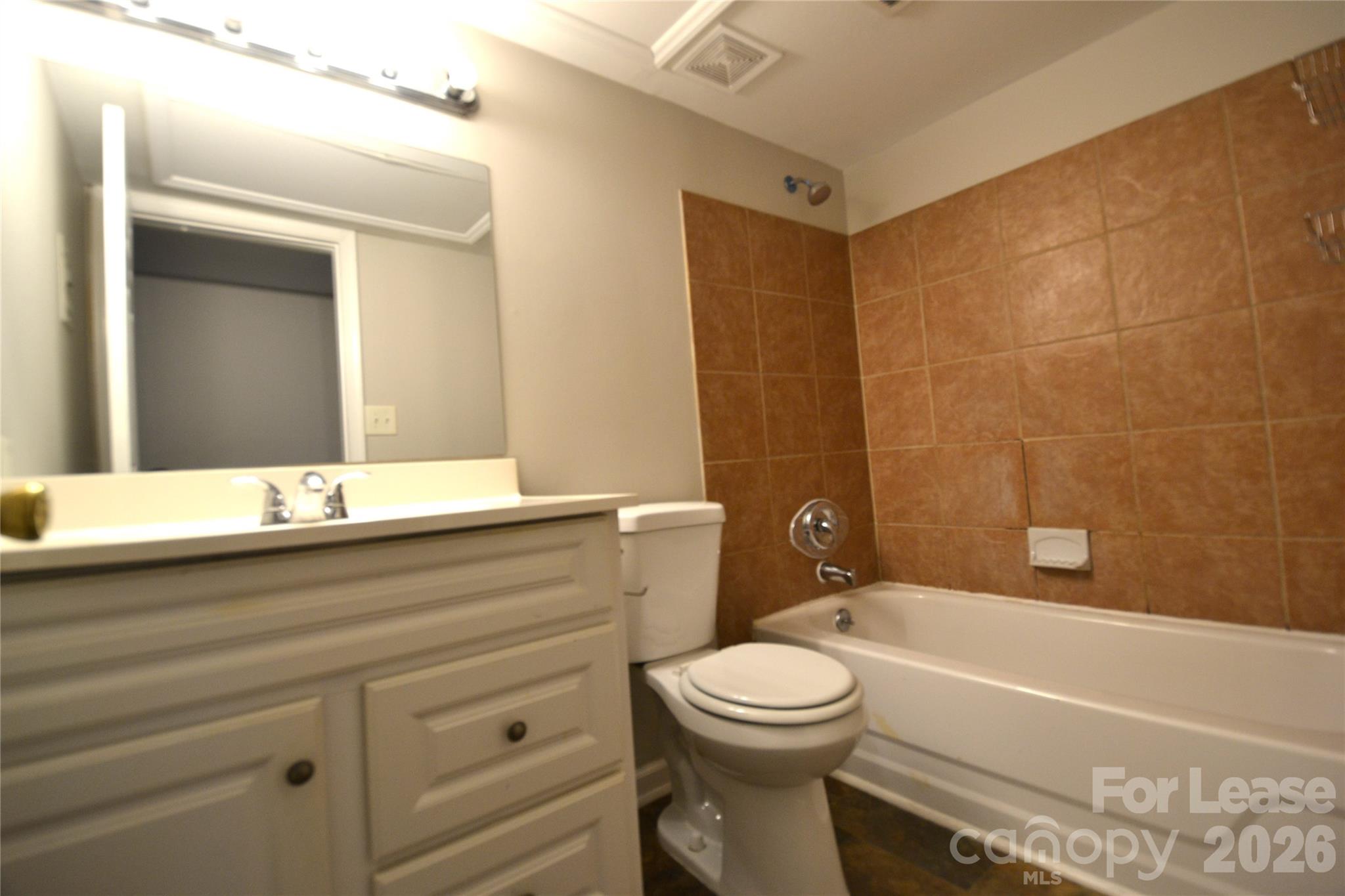 Apartment at 5803 Hunting Ridge Lane, Charlotte, photo 10 of 15