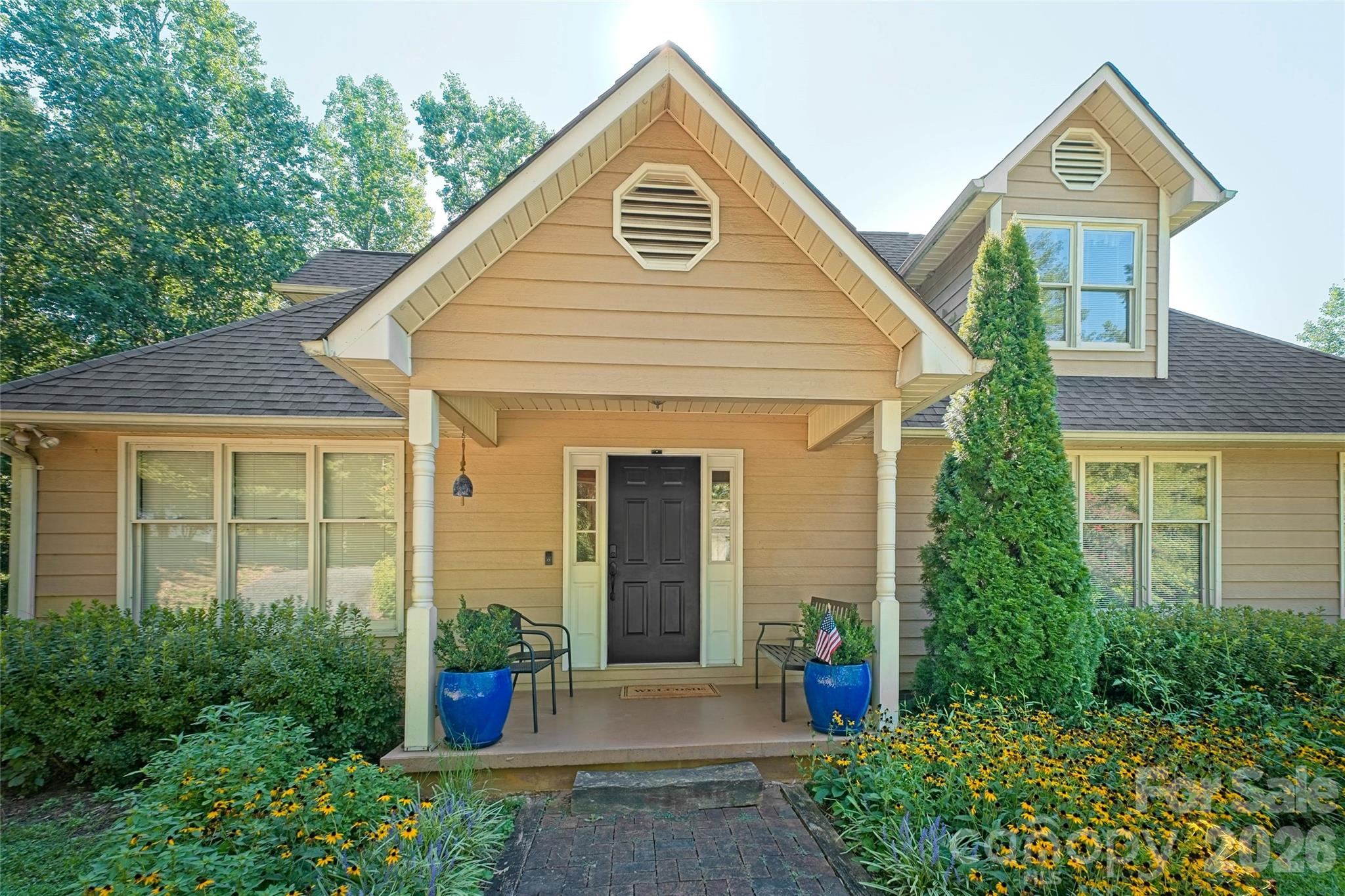 Single Family Residence at 266 Cedarbrook Lane, Nebo, photo 2 of 40