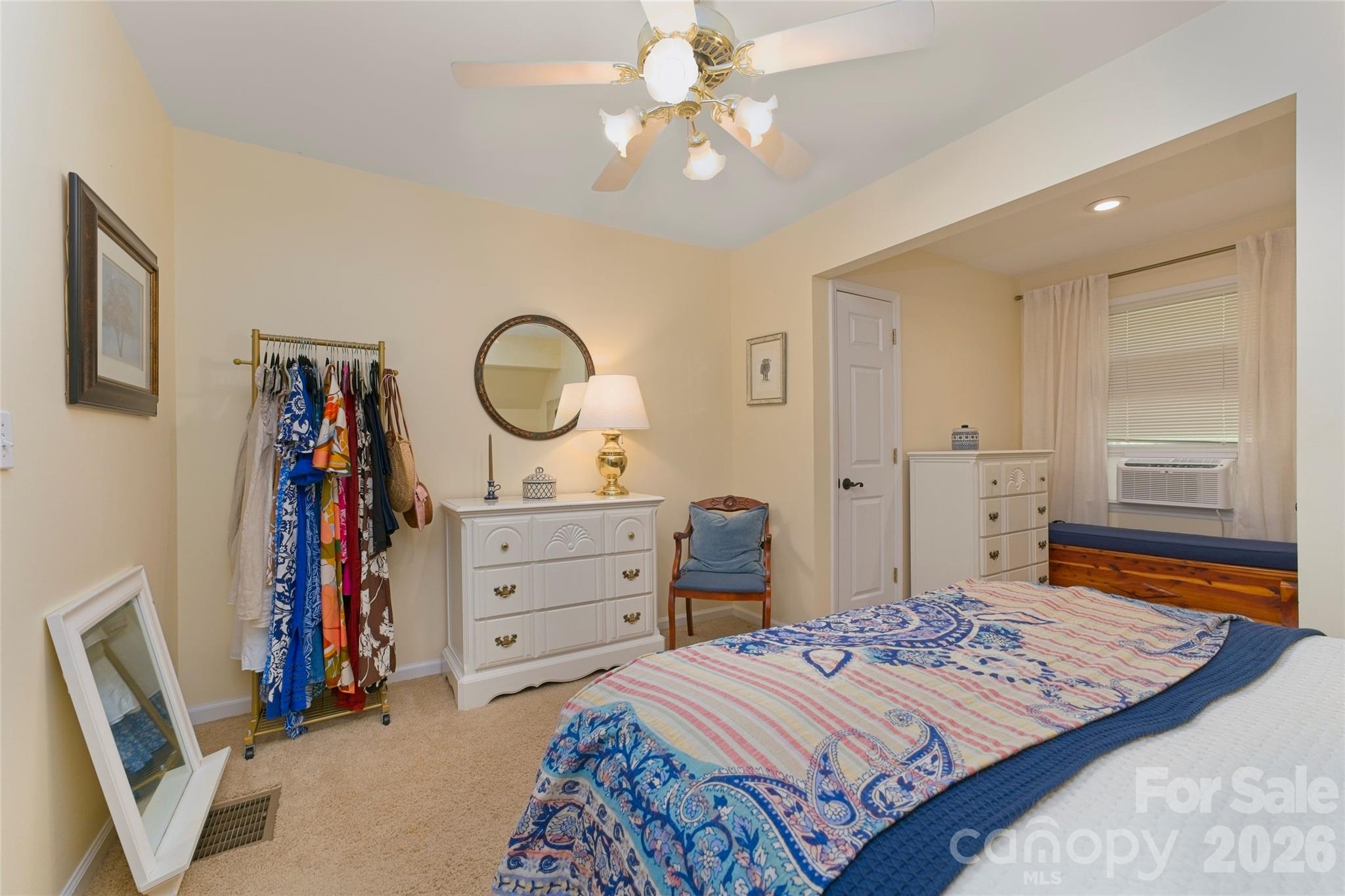 Single Family Residence at 266 Cedarbrook Lane, Nebo, photo 19 of 40