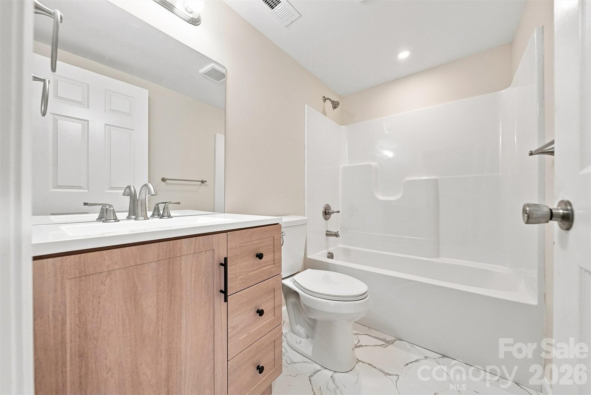 Single Family Residence at 109 Countryside Drive SE, Lenoir, photo 9 of 21