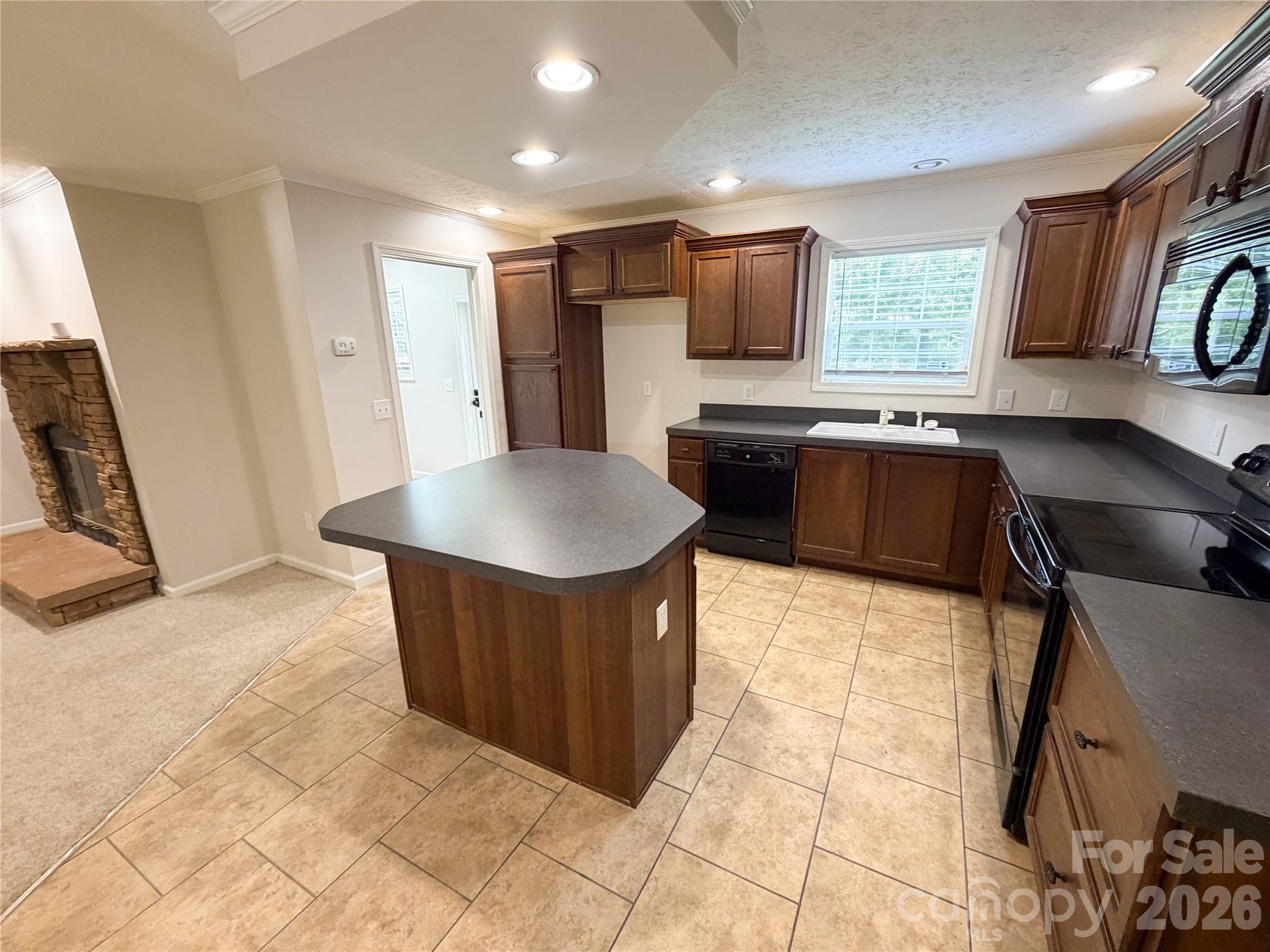 Single Family Residence at 3556 Oakwood Avenue, Claremont, photo 5 of 23