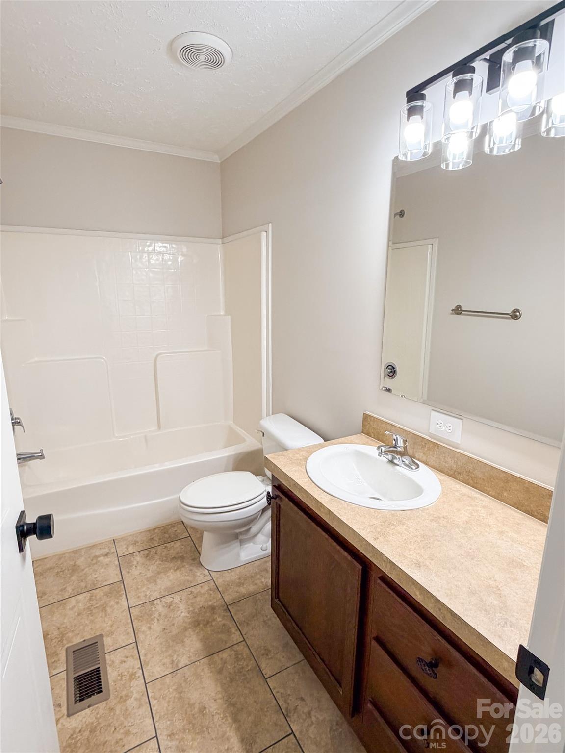 Single Family Residence at 3556 Oakwood Avenue, Claremont, photo 17 of 23