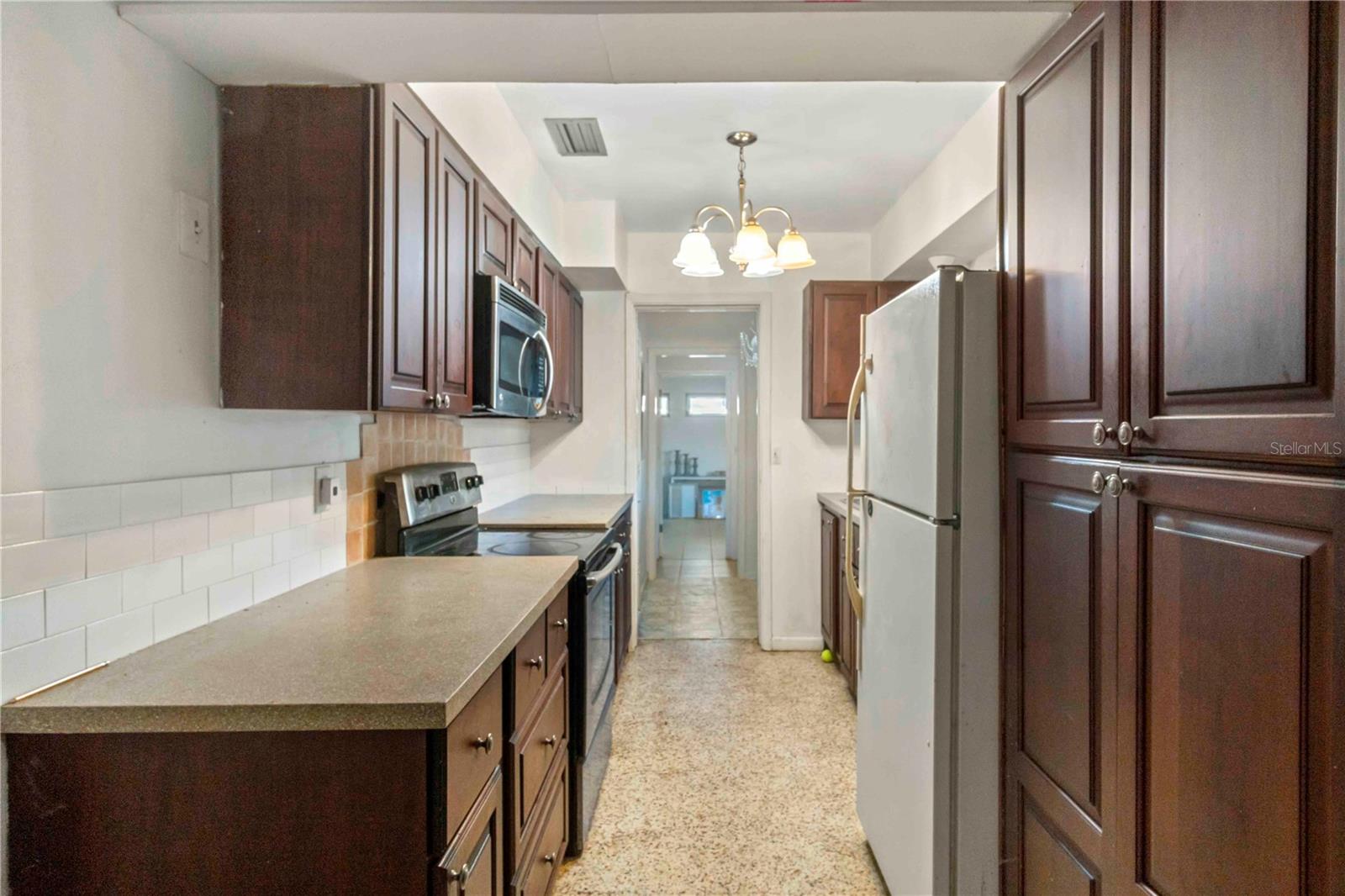 Single Family Residence at 2695 S EAST AVE, SARASOTA, photo 8 of 26