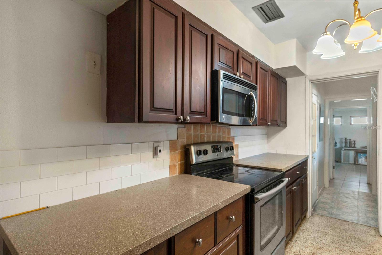 Single Family Residence at 2695 S EAST AVE, SARASOTA, photo 10 of 26