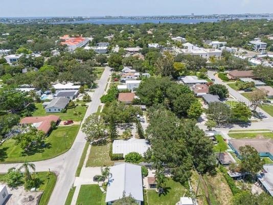 Single Family Residence at 2695 S EAST AVE, SARASOTA, photo 23 of 26