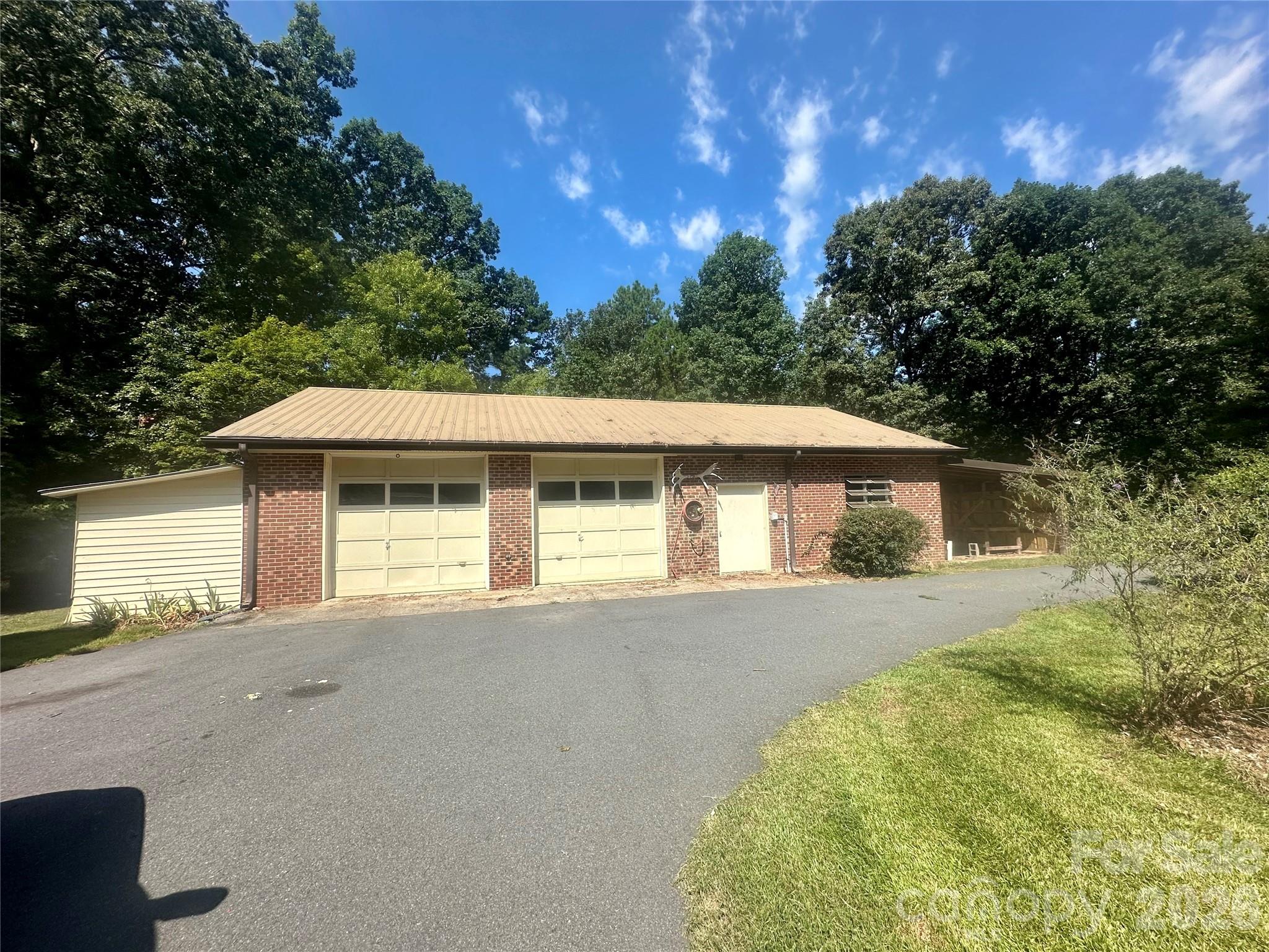 Single Family Residence at 3250 Mount Pleasant Road S, Concord, photo 3 of 61