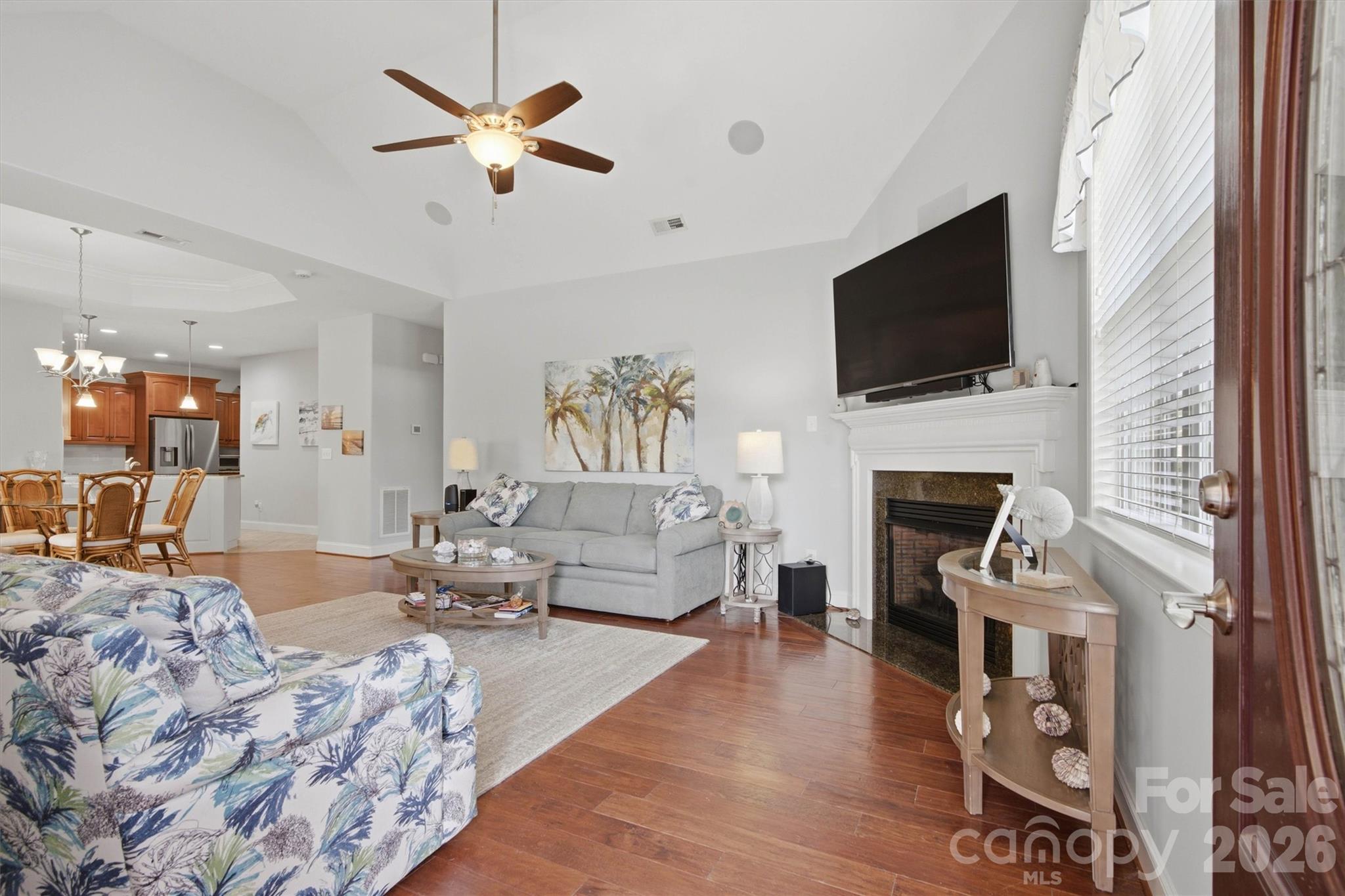 Townhouse at 8310 Glacier Drive, Denver, photo 8 of 34