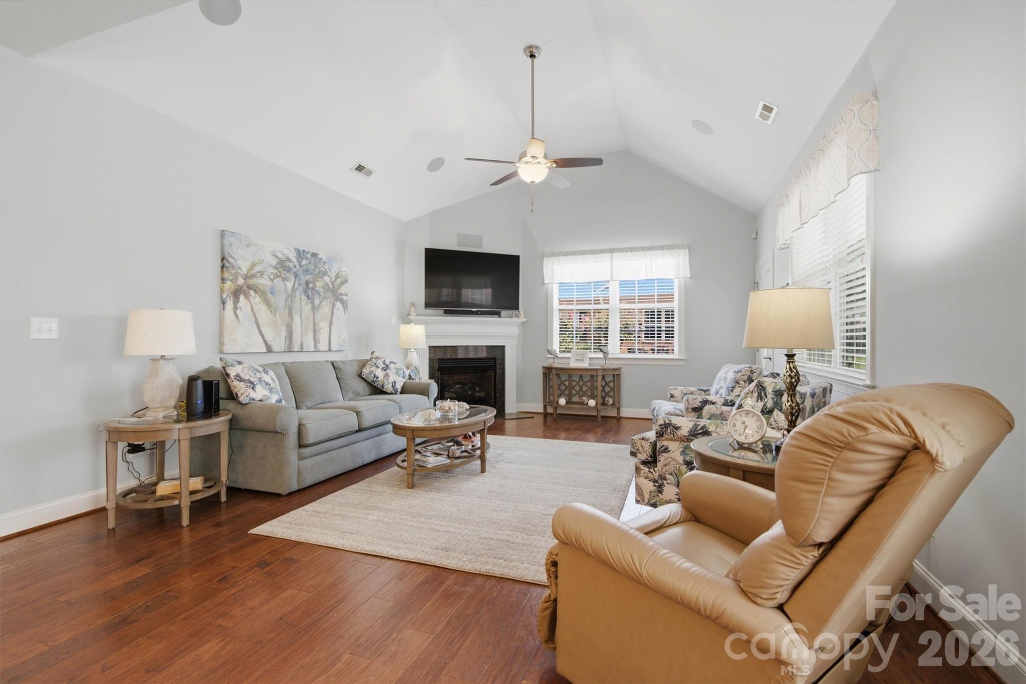 Townhouse at 8310 Glacier Drive, Denver, photo 9 of 34