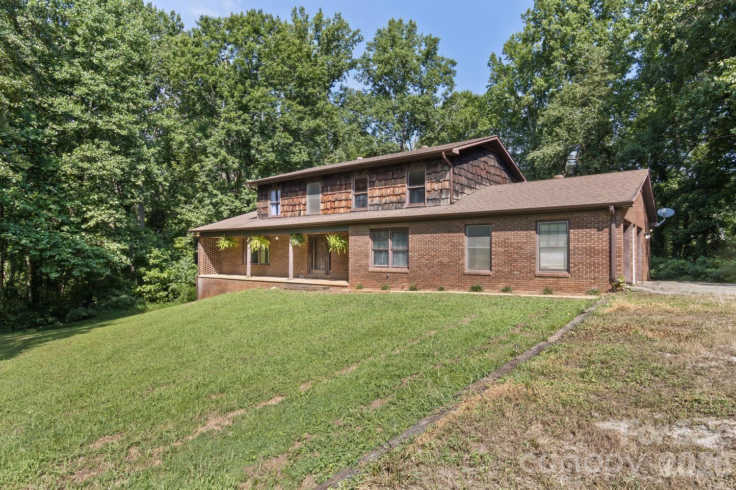 Large yard - 94 Stone Drive, Marion
