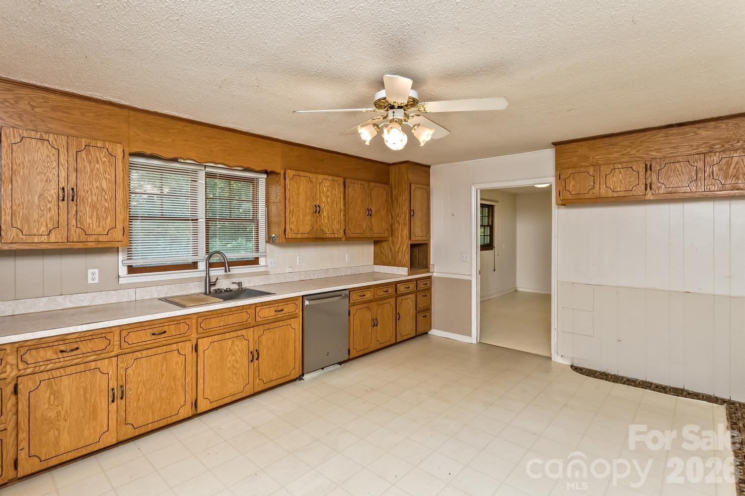 Kitchen w/eat in area - 94 Stone Drive, Marion