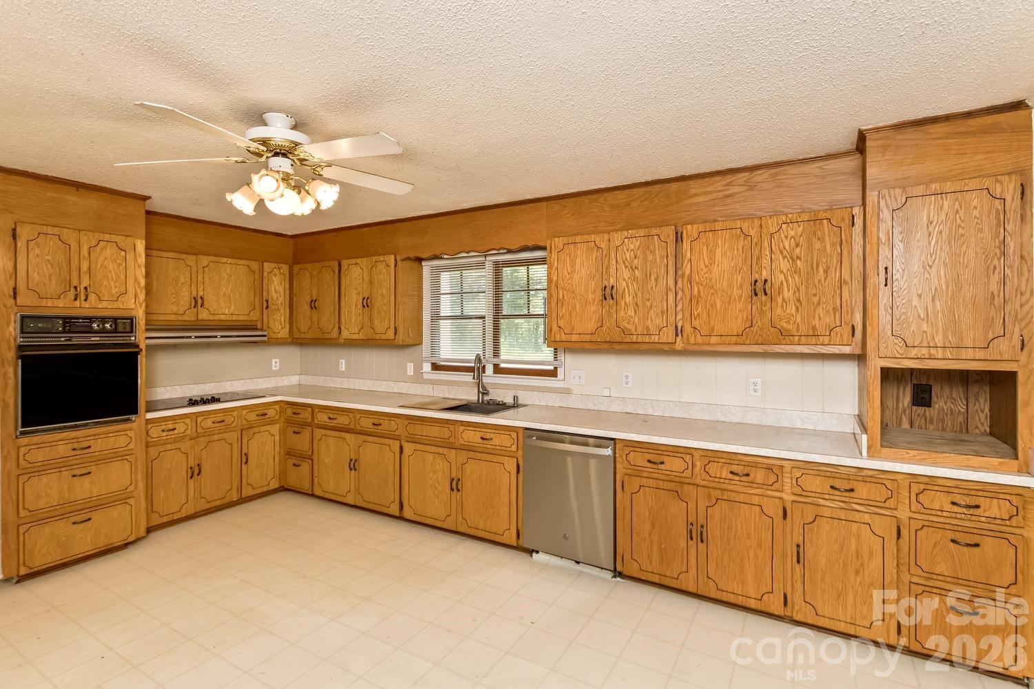 Kitchen w/eat in area - 94 Stone Drive, Marion