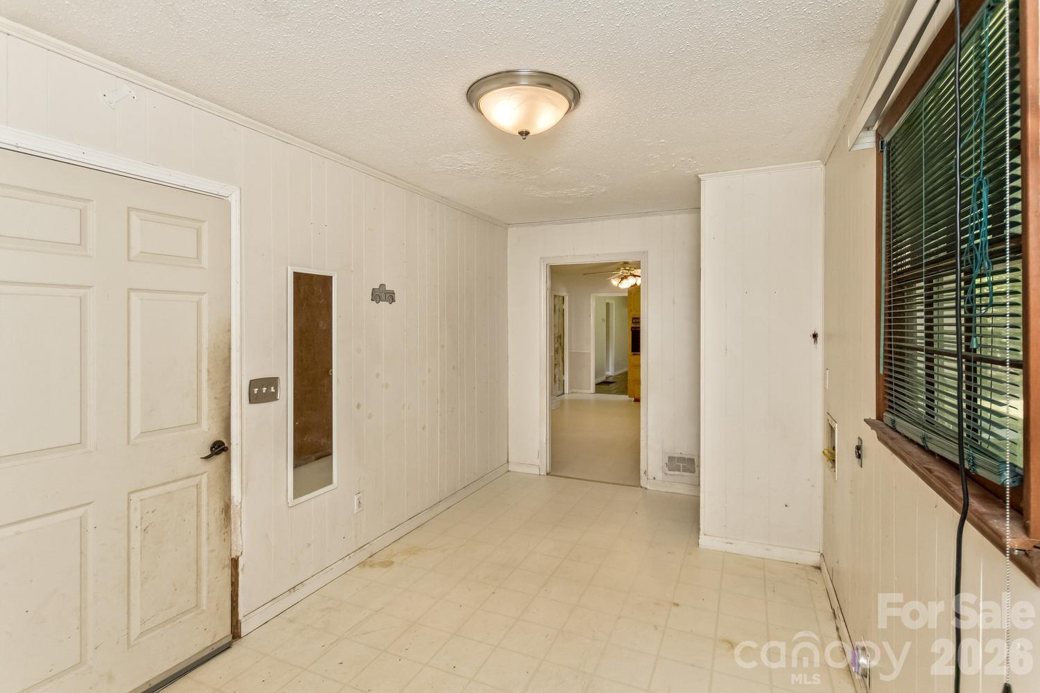 Mud room/Laundry hookup - 94 Stone Drive, Marion