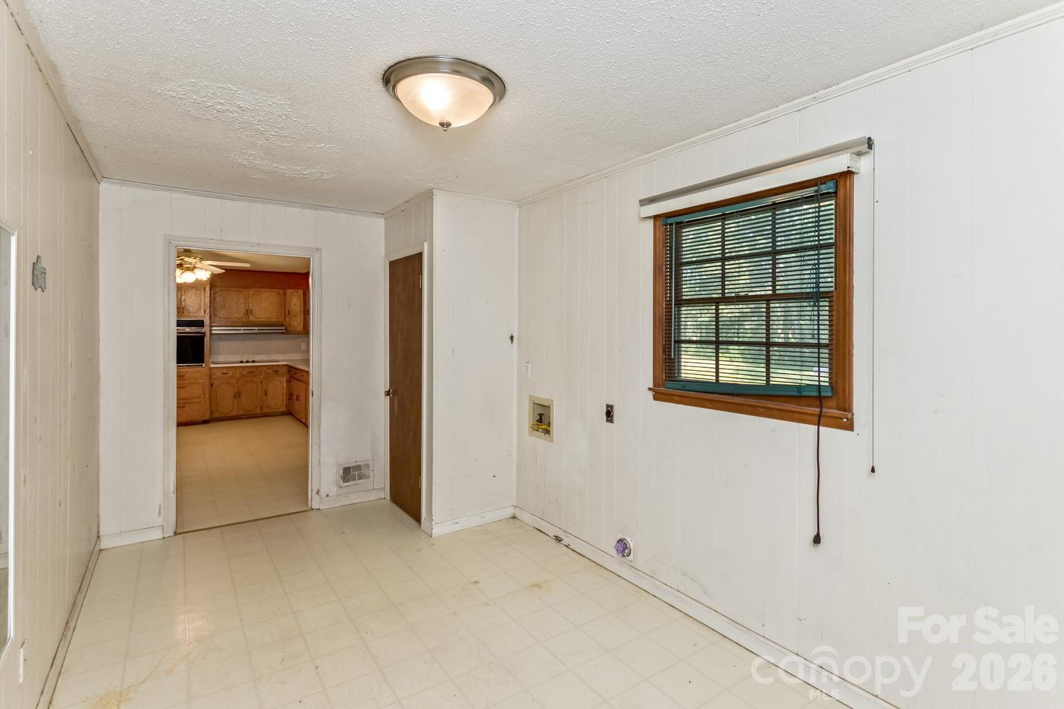 Mud room/Laundry hookup - 94 Stone Drive, Marion