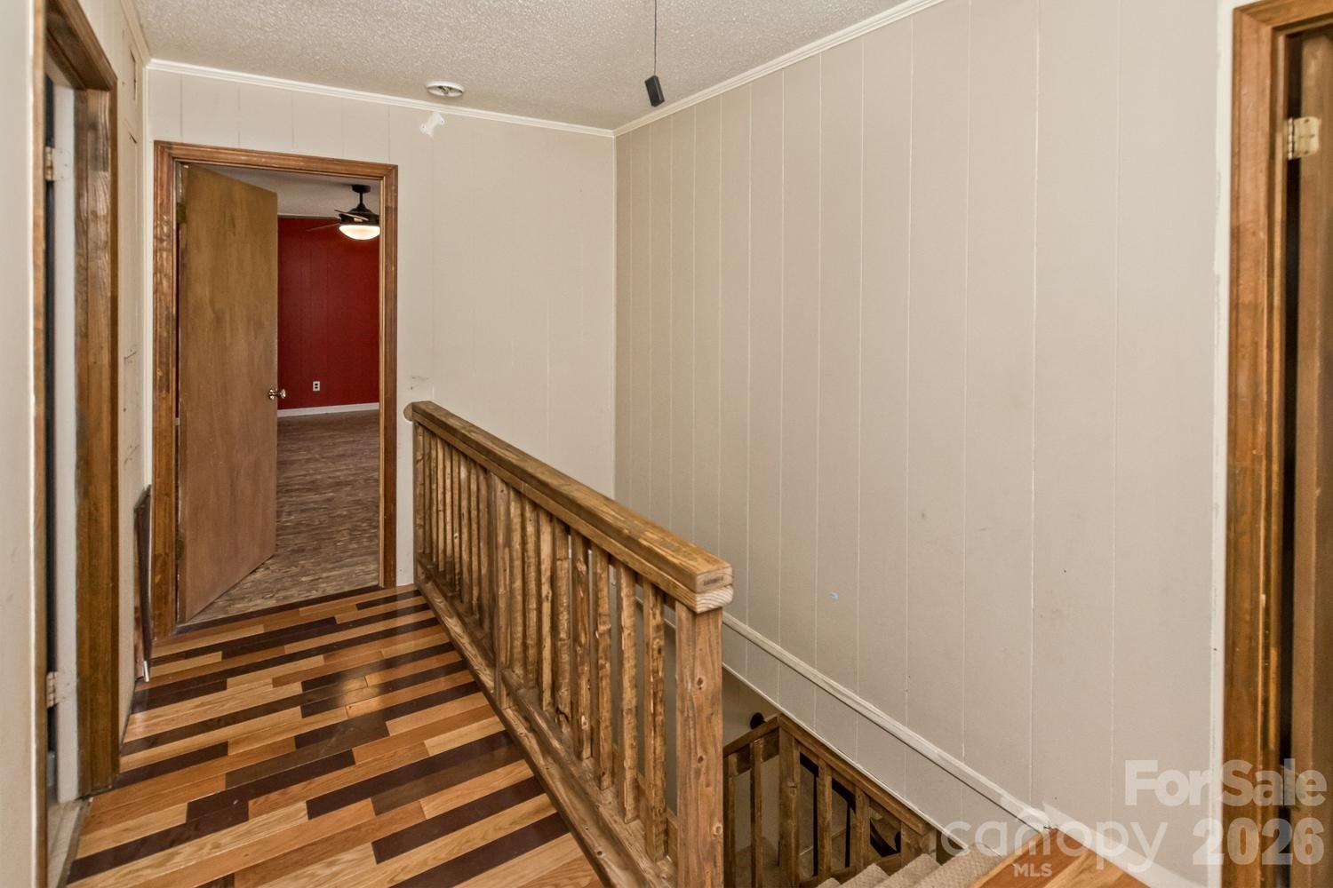 Upper level hall/landing - 94 Stone Drive, Marion
