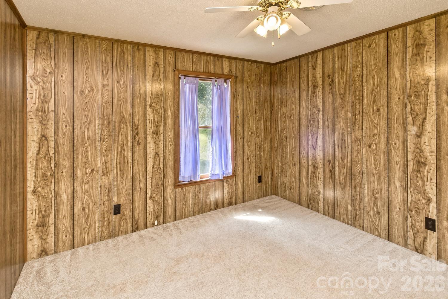 Upper level bedroom - 94 Stone Drive, Marion