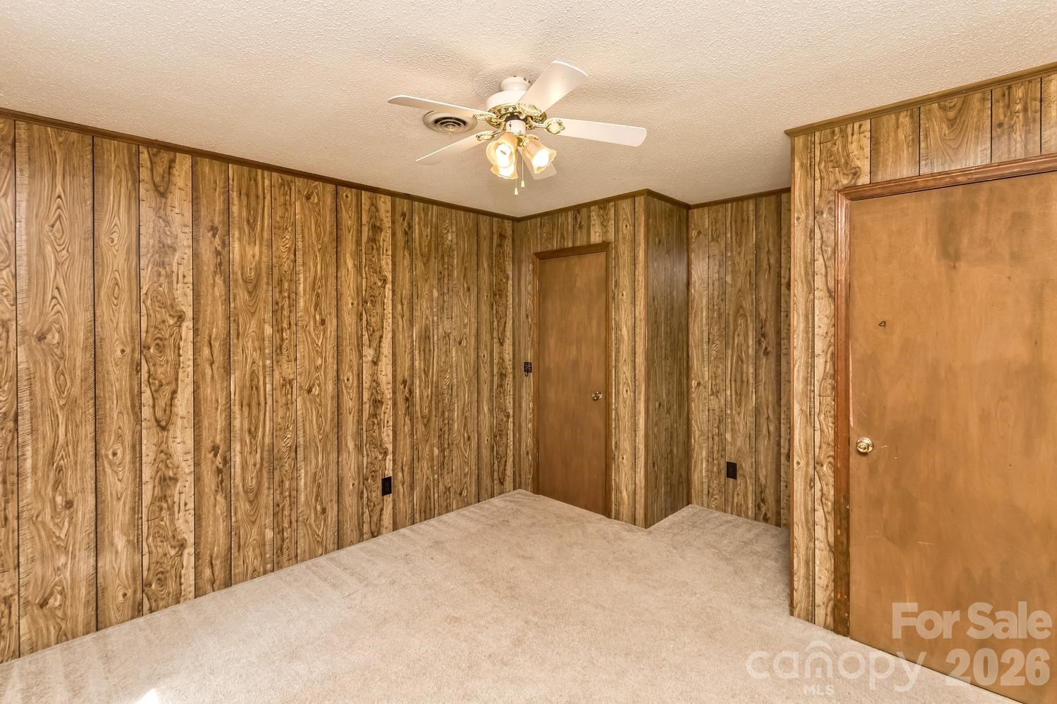 Upper level bedroom - 94 Stone Drive, Marion
