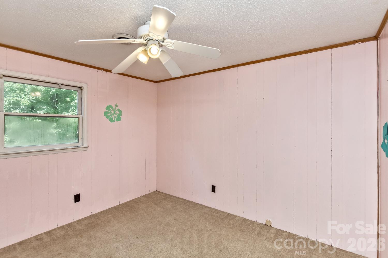 Upper level bedroom - 94 Stone Drive, Marion
