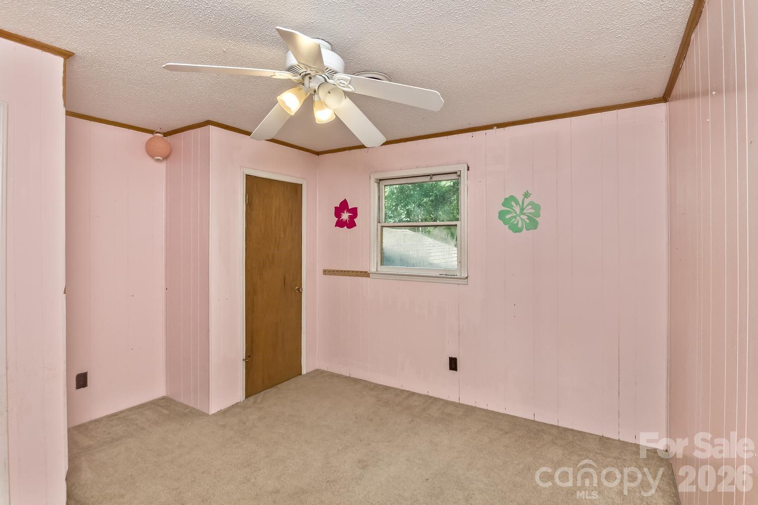 Upper level bedroom - 94 Stone Drive, Marion