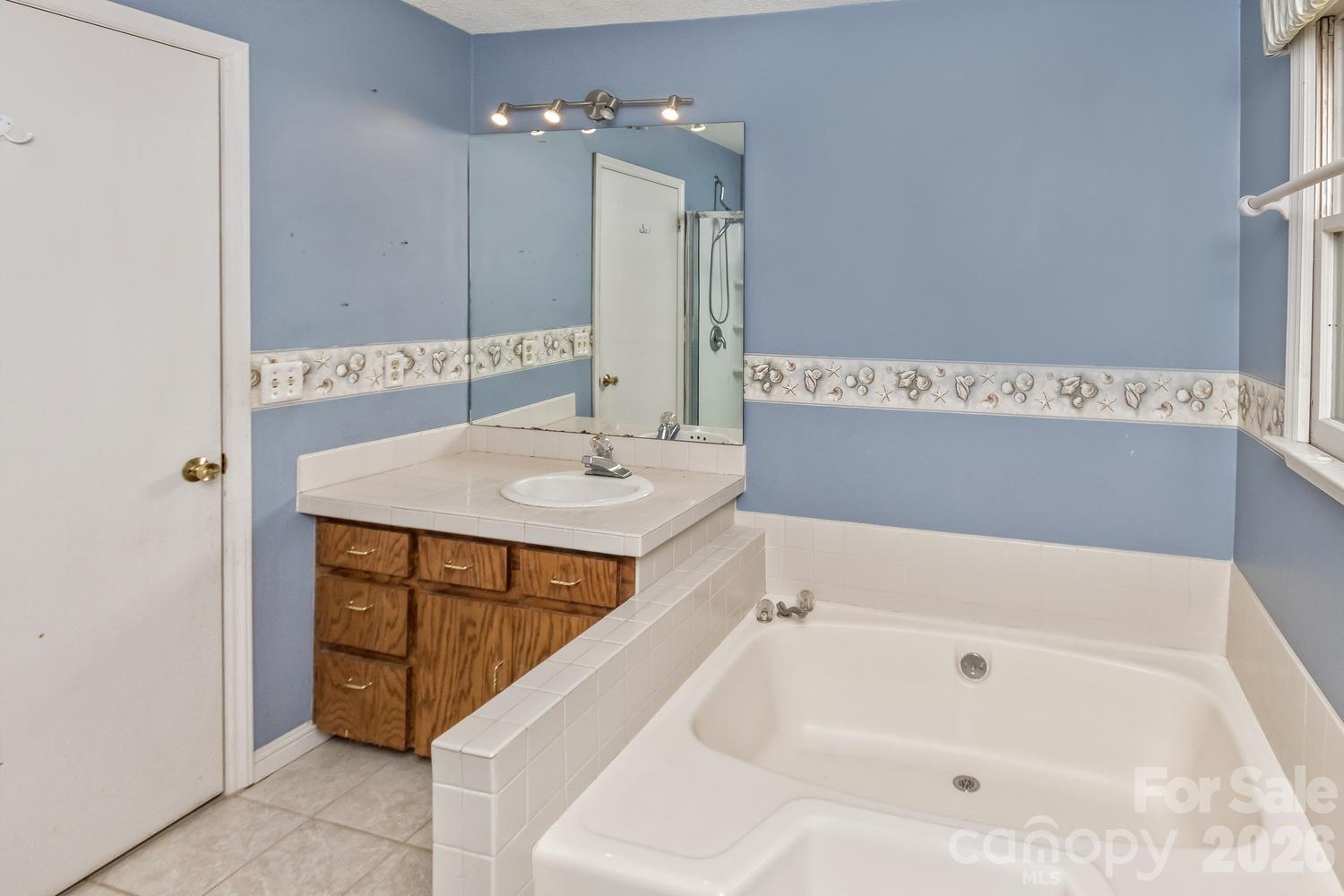 Upper level bathroom - 94 Stone Drive, Marion