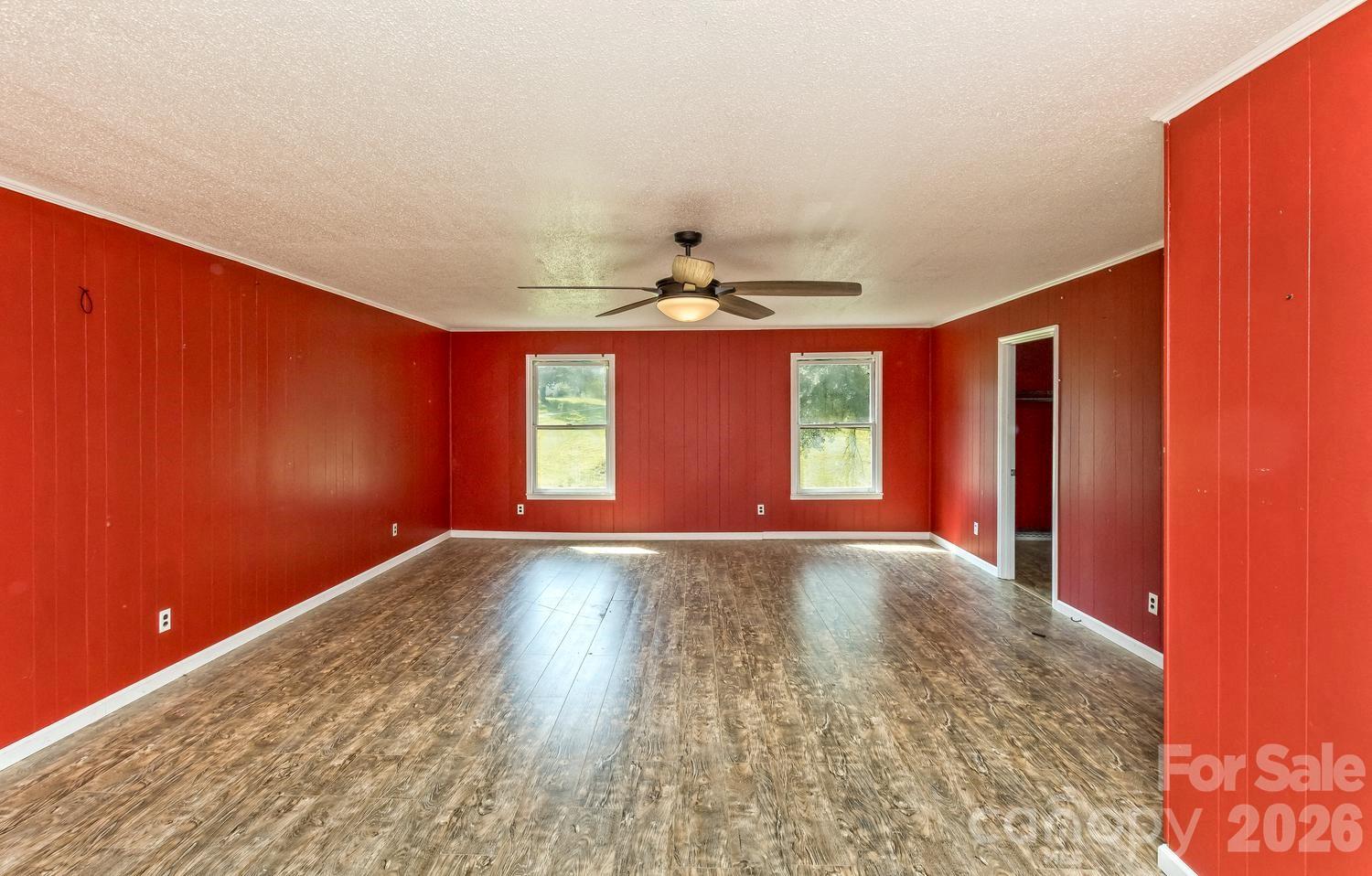 Upper level bedroom - LOTS of space - 94 Stone Drive, Marion