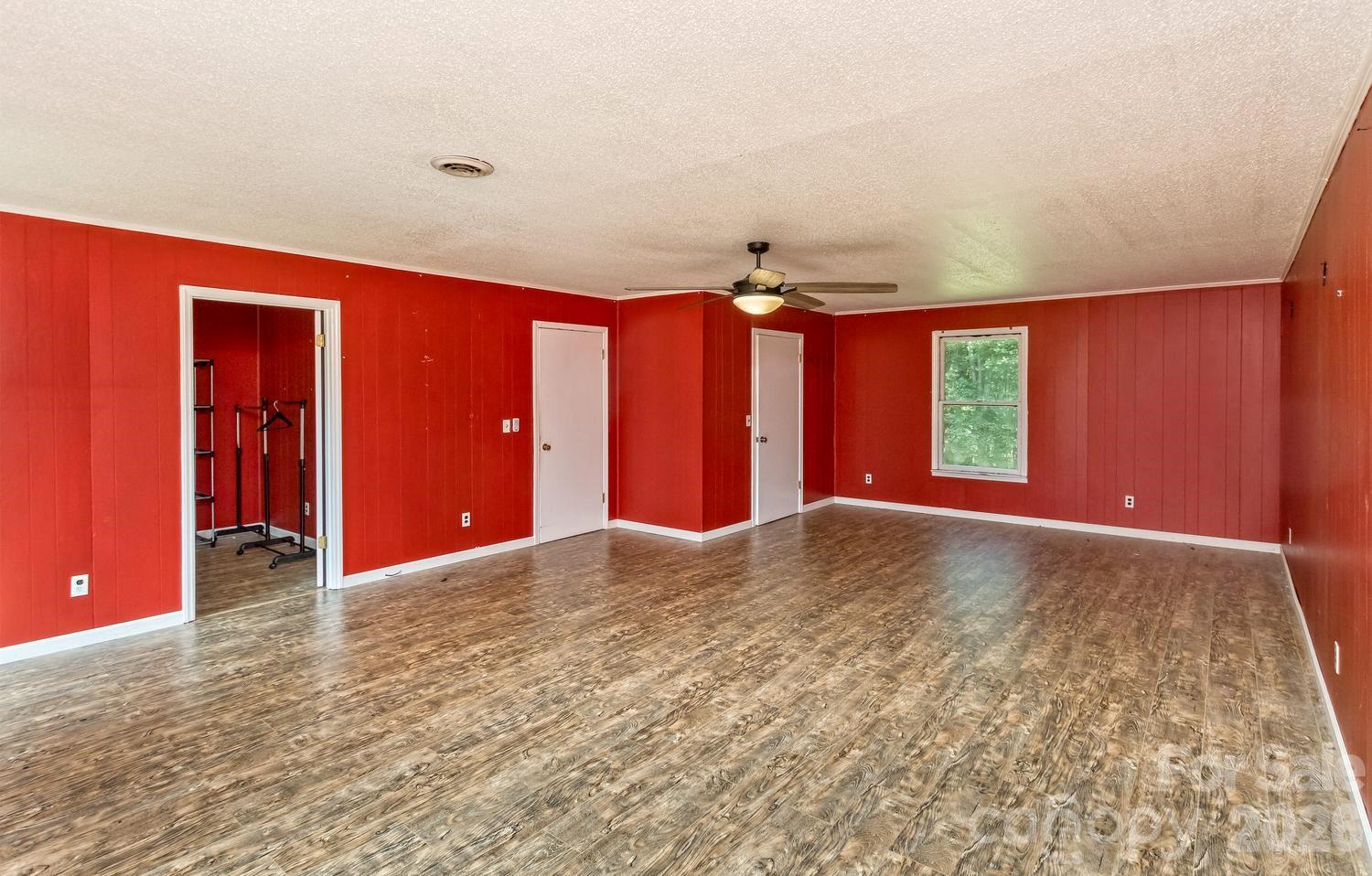 Upper level bedroom - LOTS of space - 94 Stone Drive, Marion