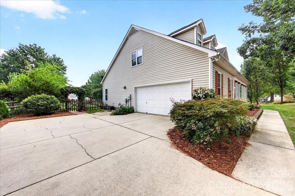 Single Family Residence at 6200 Greengate Lane, Waxhaw, photo 46 of 53