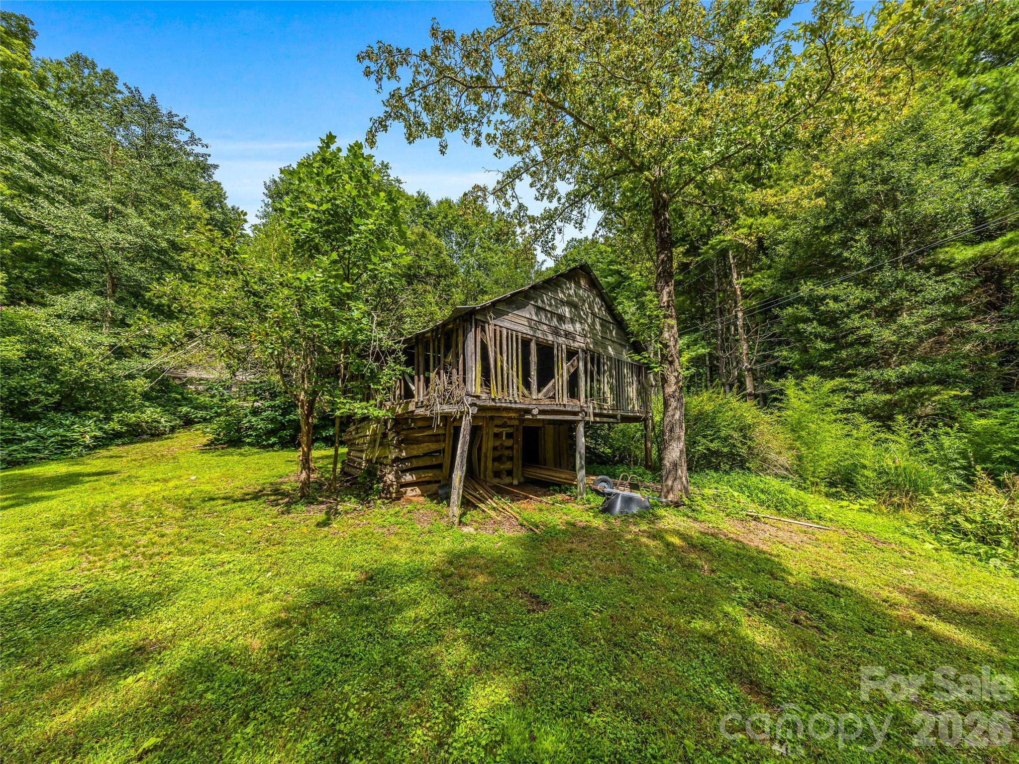 A picturesque antique barn adds timeless - 81 Summer Trees Lane, Burnsville